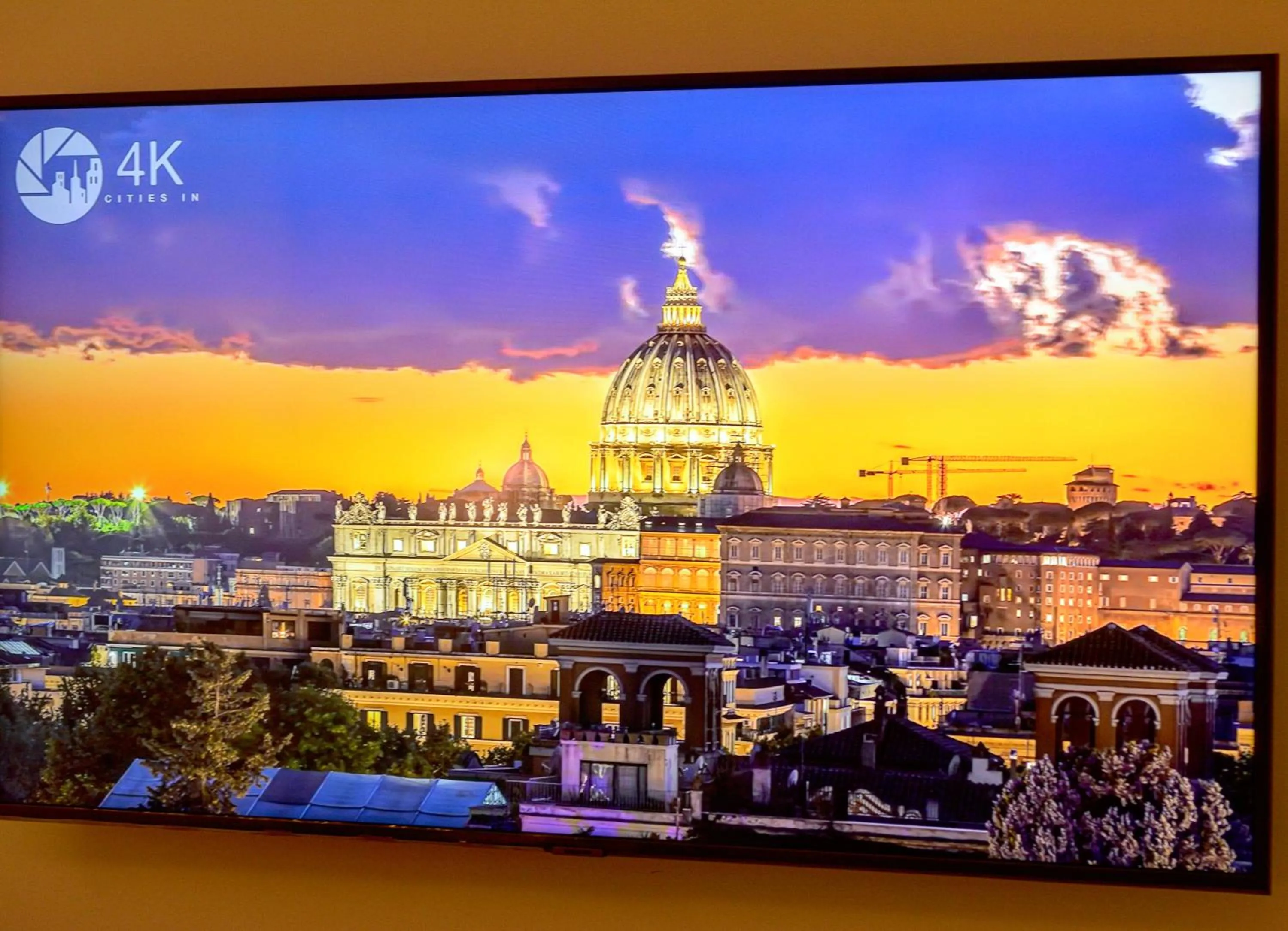 TV and multimedia in RomAntic Dreams Guest House