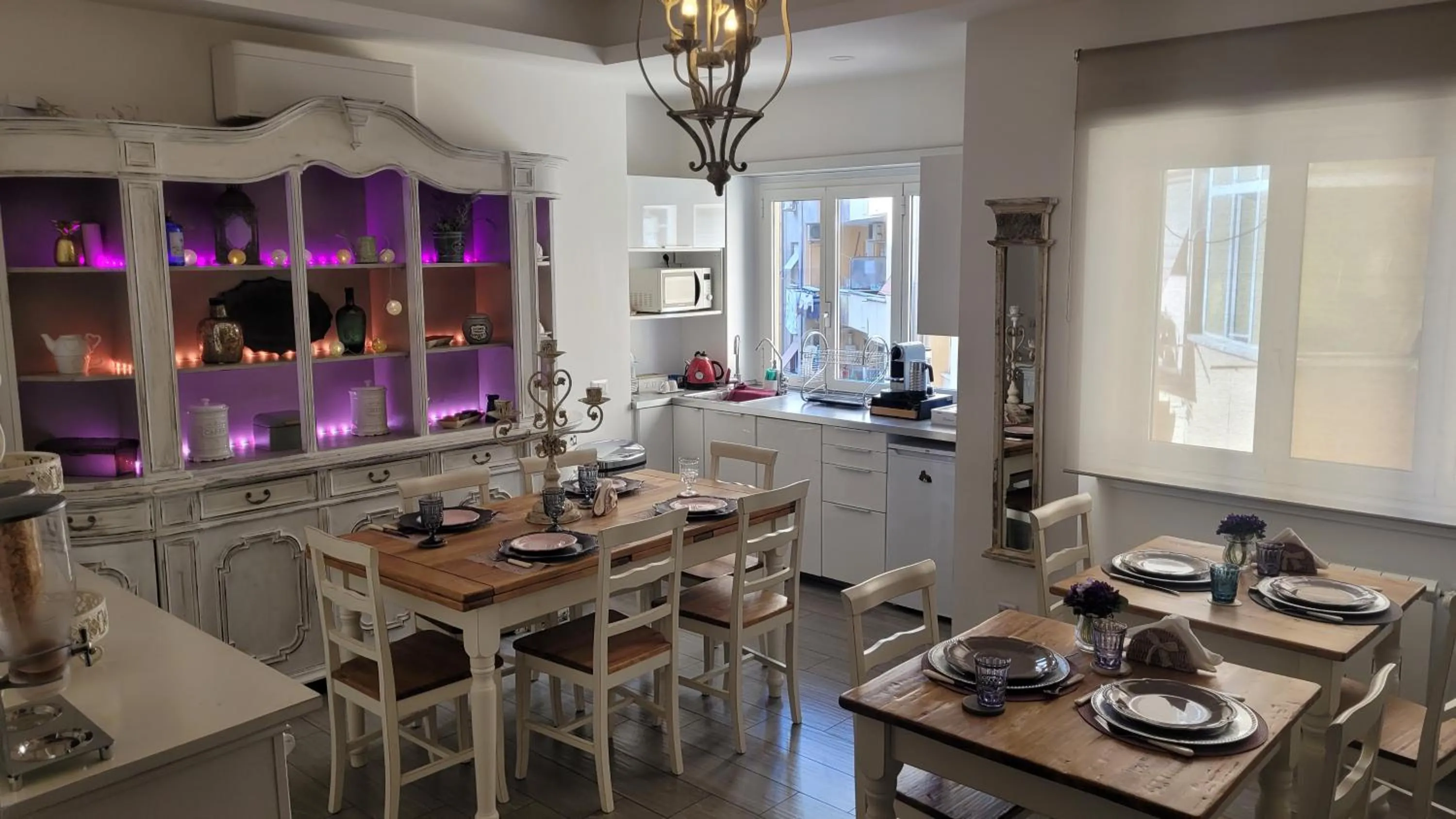 Kitchen or kitchenette in RomAntic Dreams Guest House