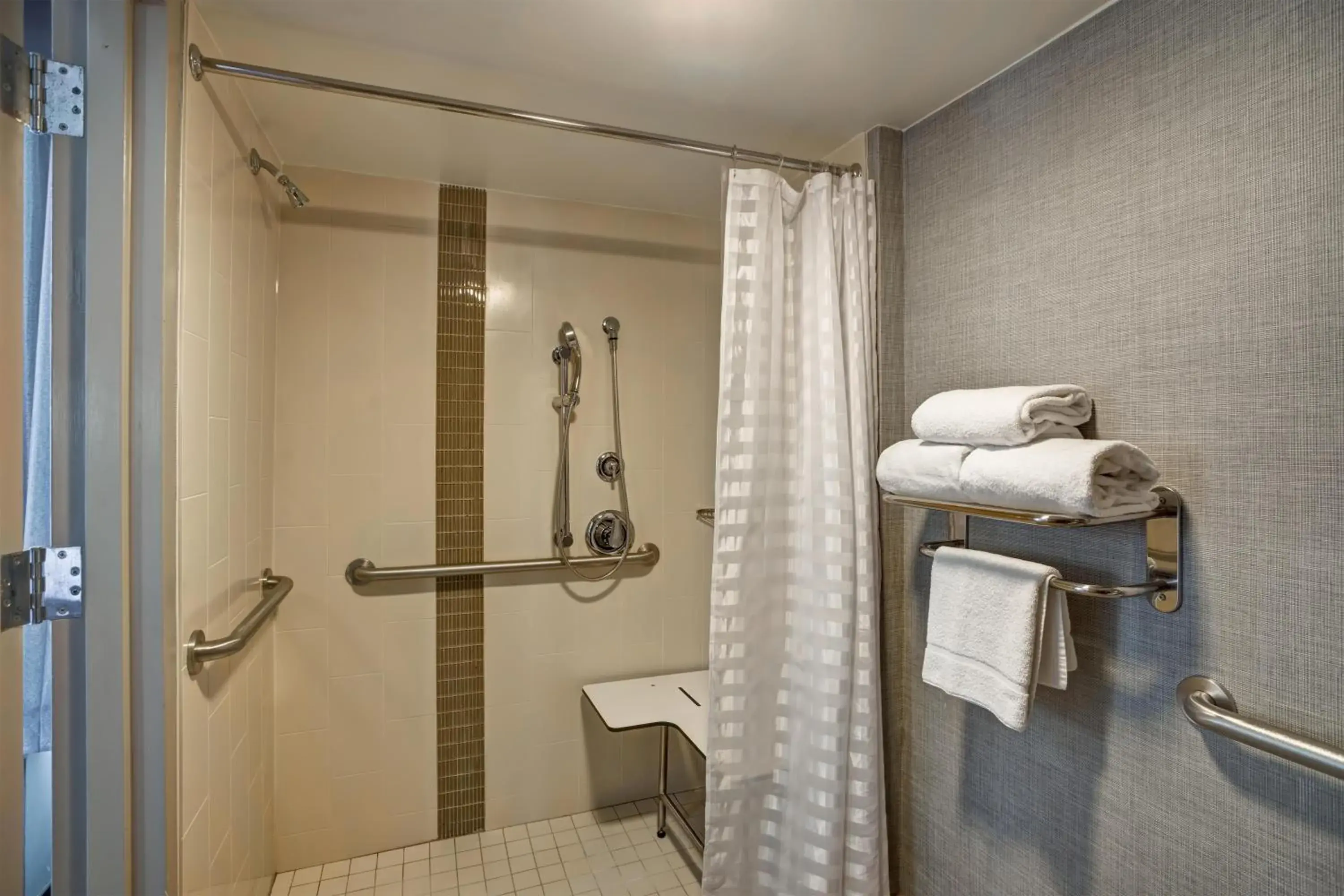 King Room with Roll-In Shower - Disability Access in Hyatt Place Baltimore/BWI Airport King Room with Roll-In Shower - Disability Access in Hyatt Place Baltimore/BWI Airport