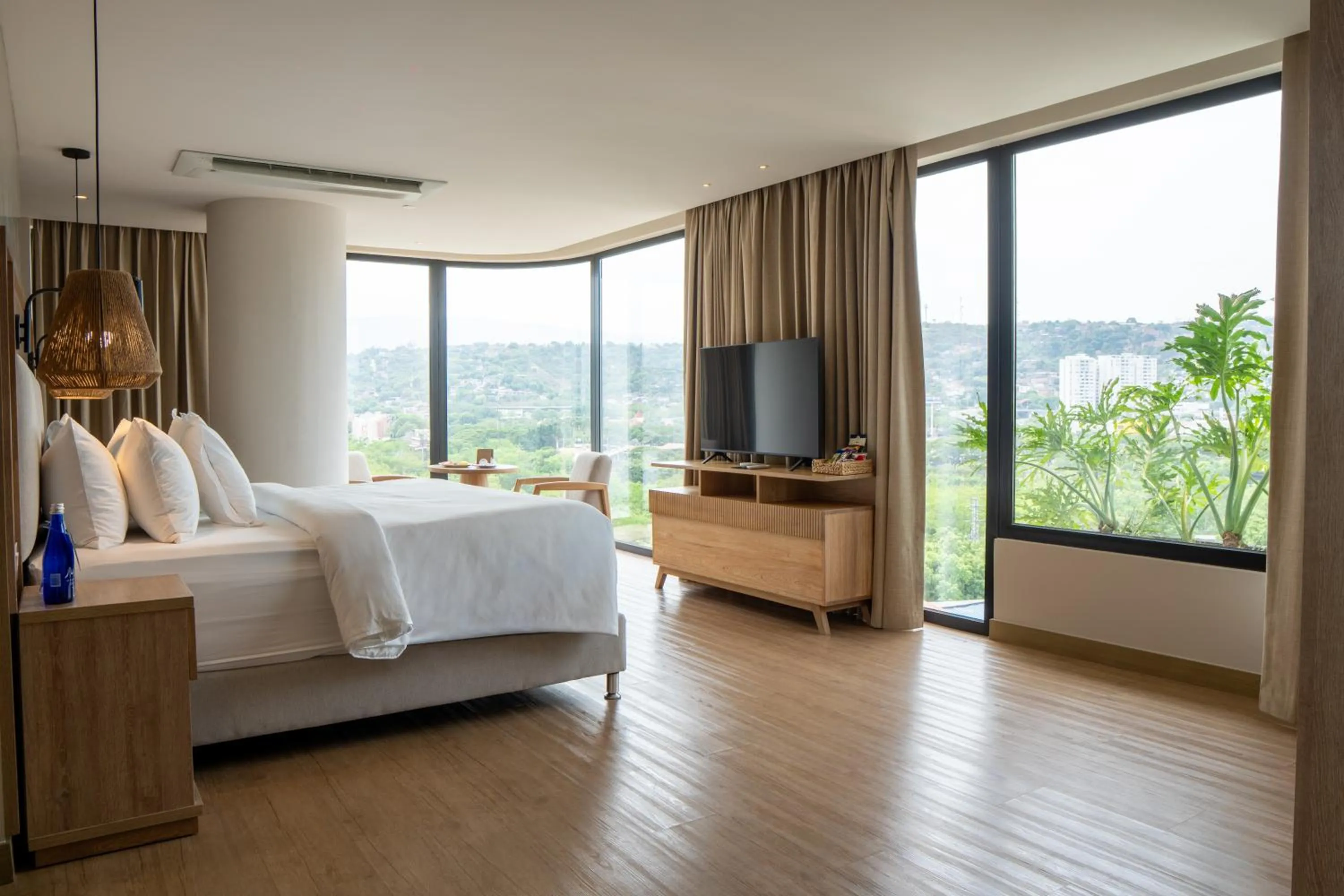 TV and multimedia, Bed in Faranda Collection Cúcuta
