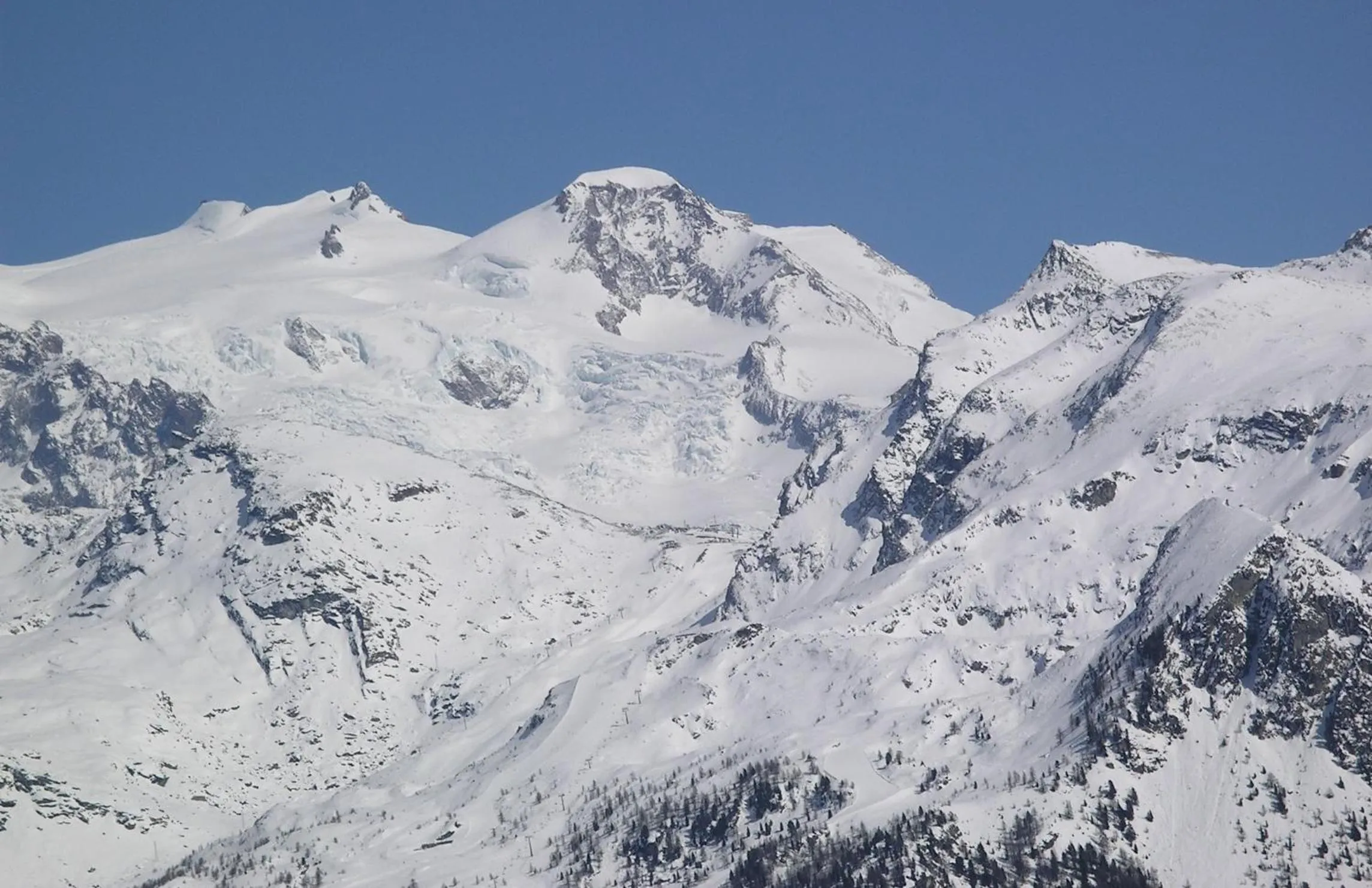 Skiing in Residence Lo Peyo