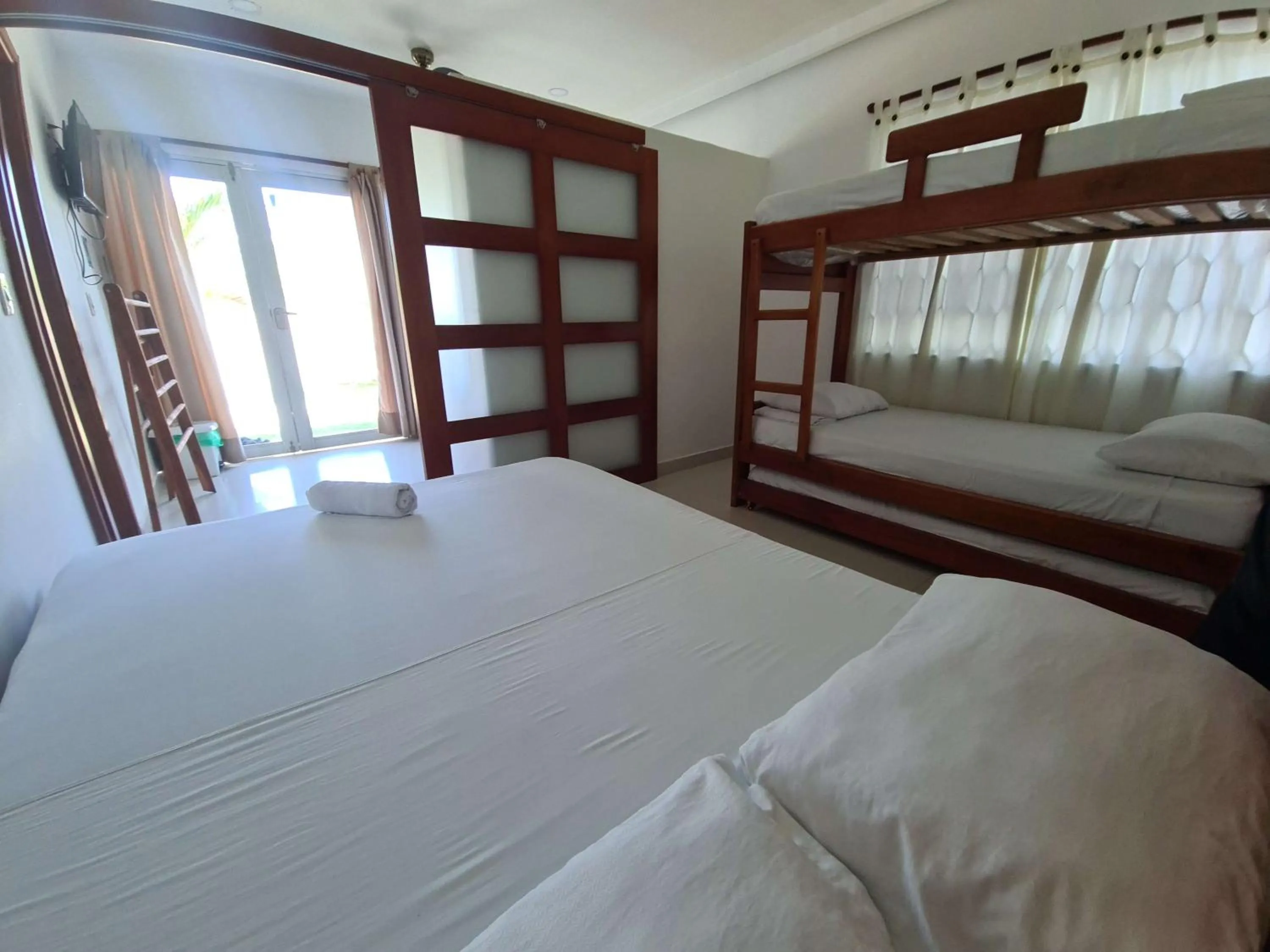 Bed in Camino Palmero Coveñas