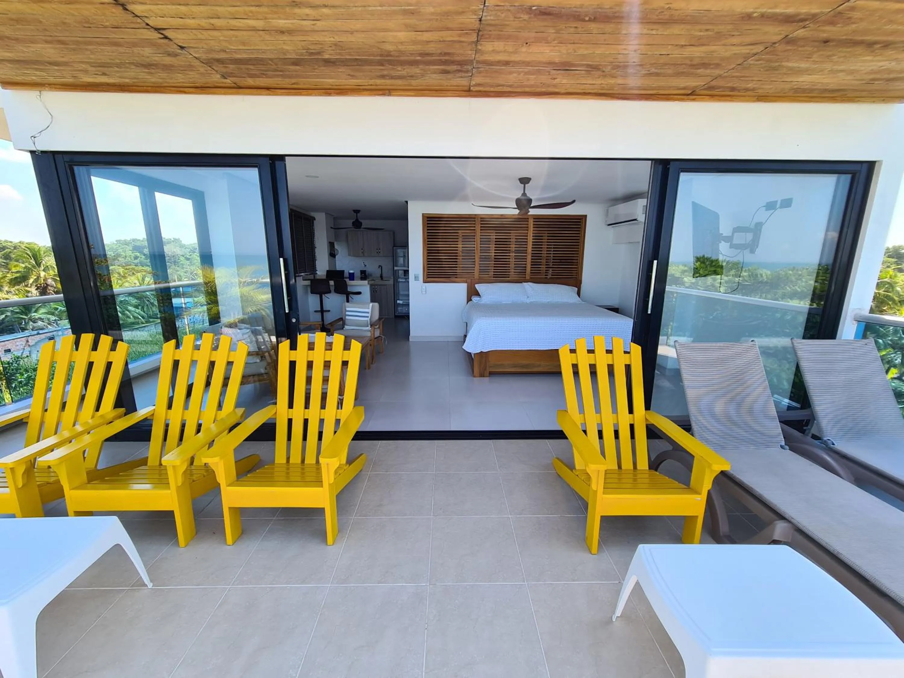 Balcony/Terrace, Bed in Camino Palmero Coveñas