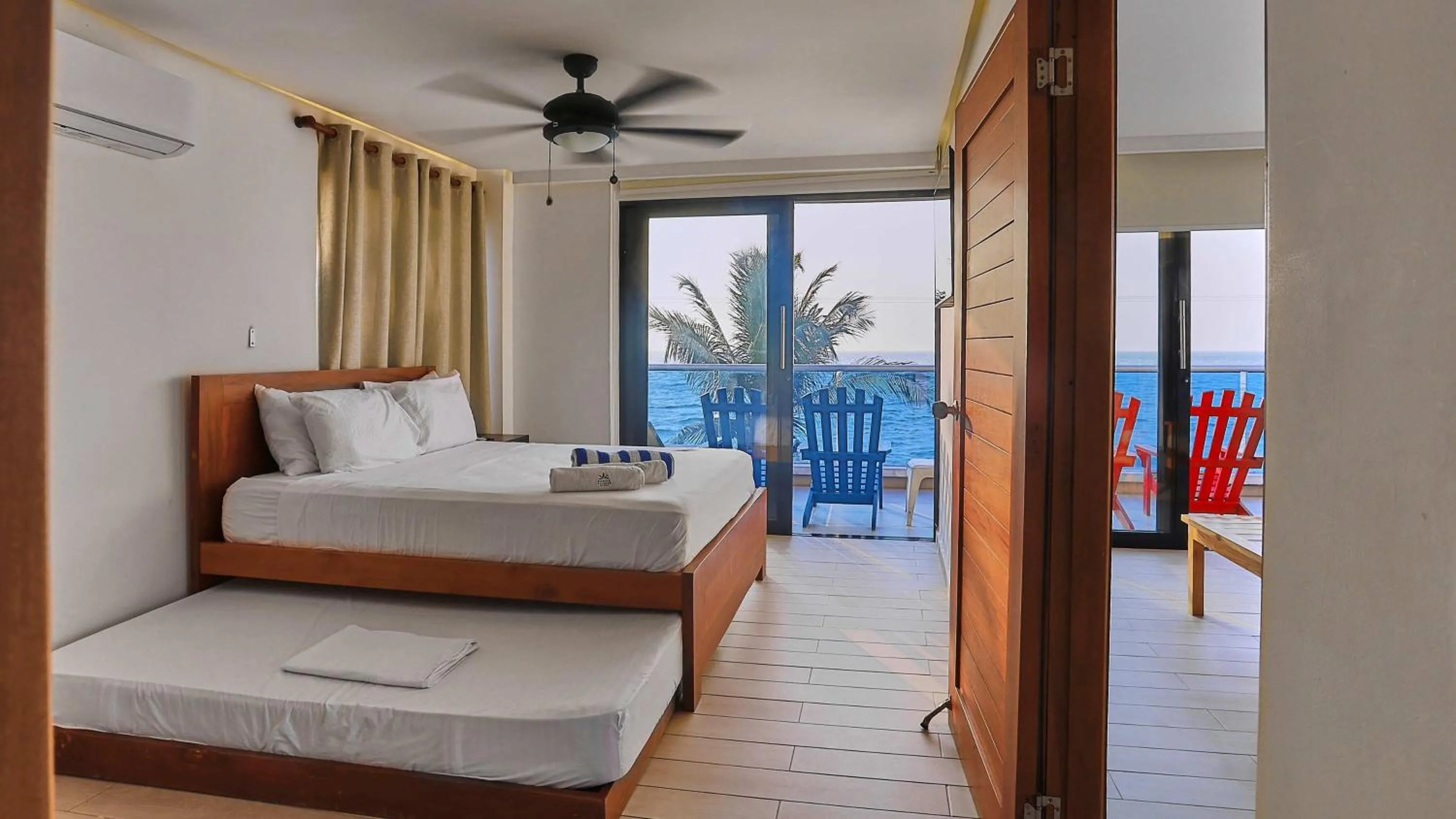 Photo of the whole room, Bed in Camino Palmero Coveñas