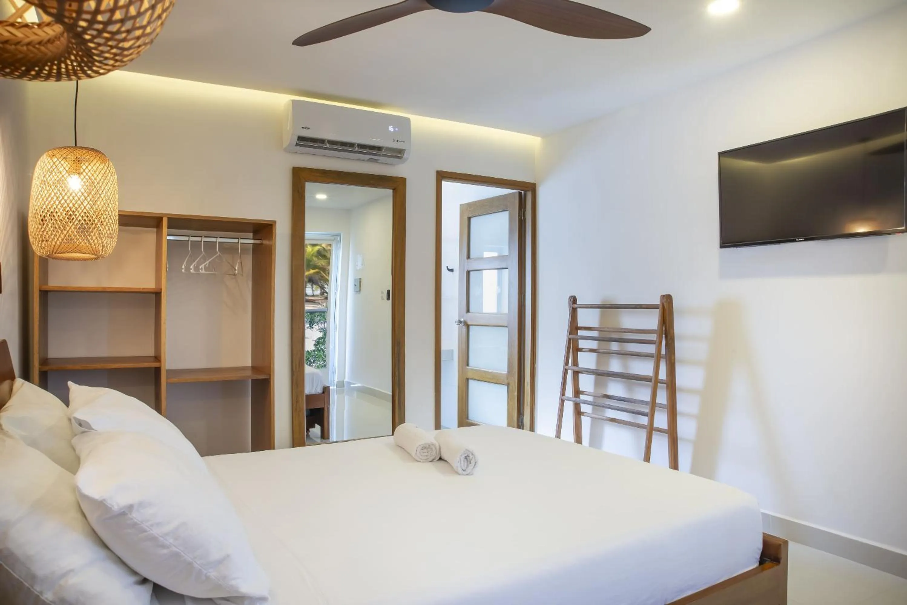 Photo of the whole room, Bed in Camino Palmero Coveñas