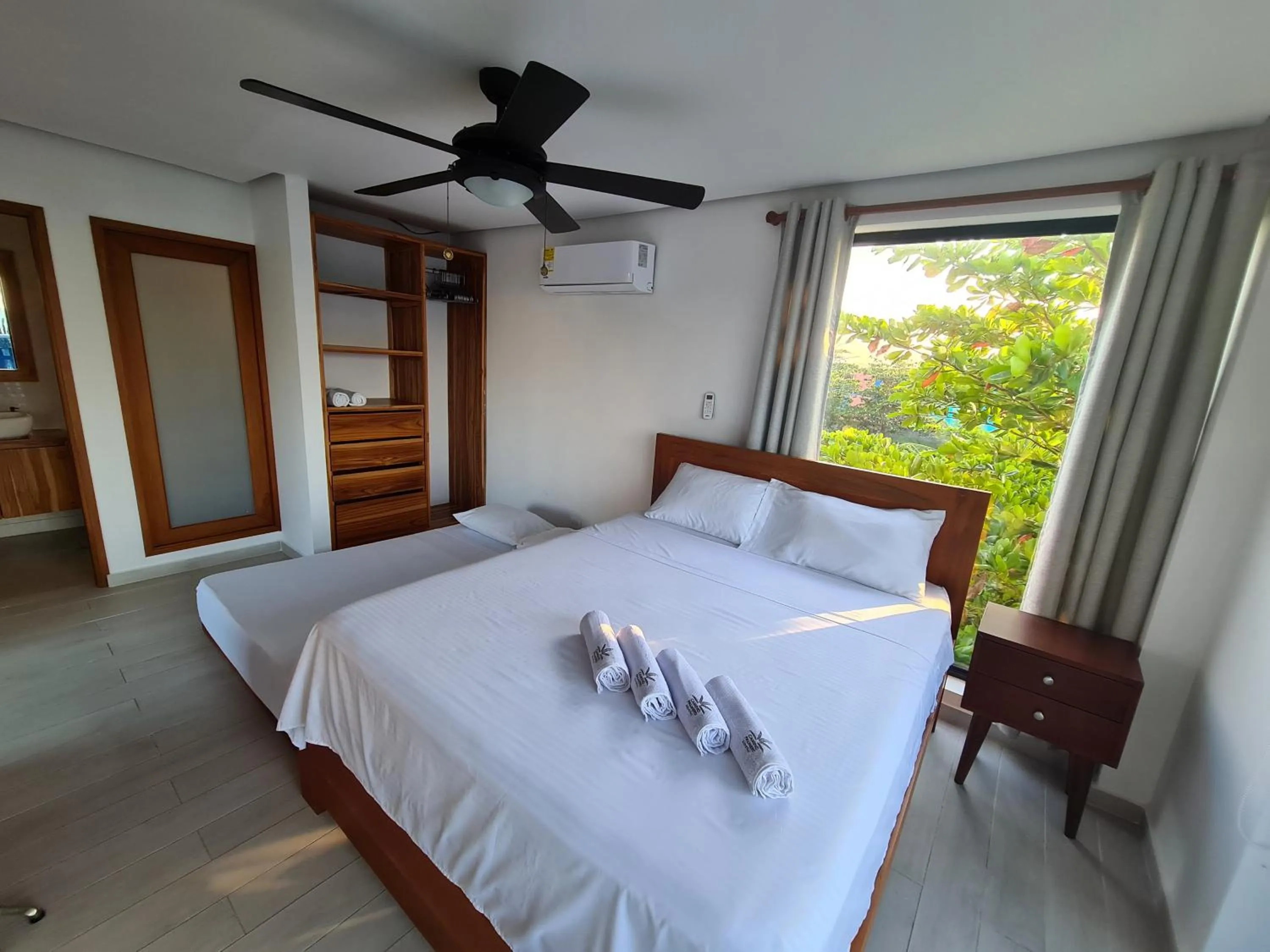 Bed in Camino Palmero Coveñas