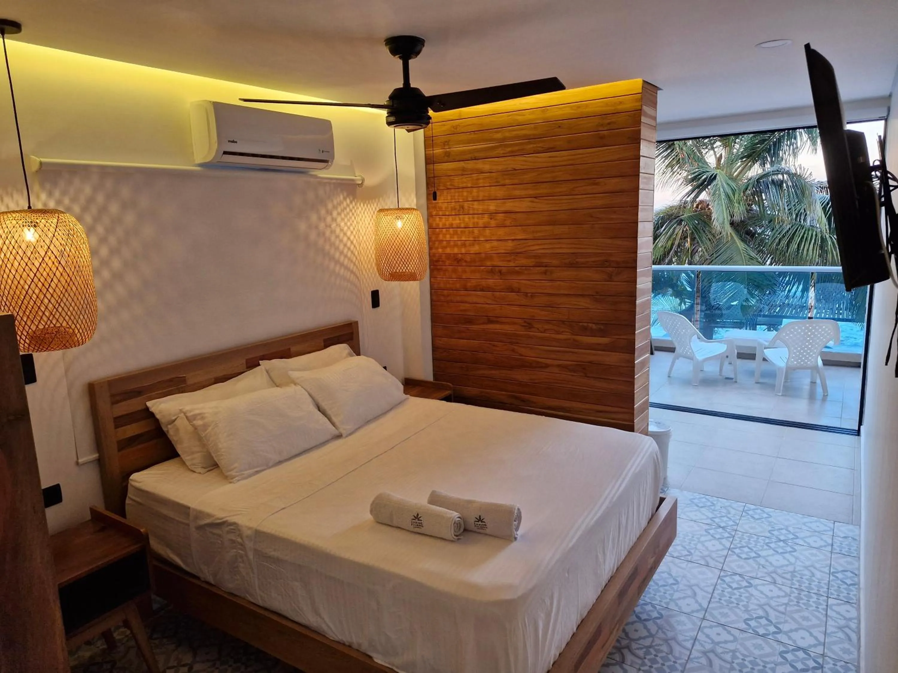 Bed in Camino Palmero Coveñas