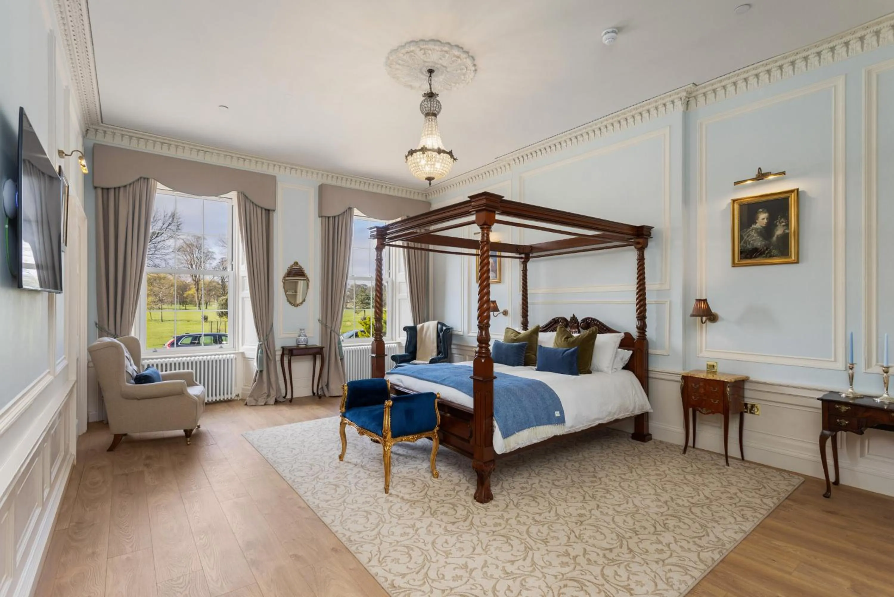 Photo of the whole room, Bed in The Townhouse, Leith