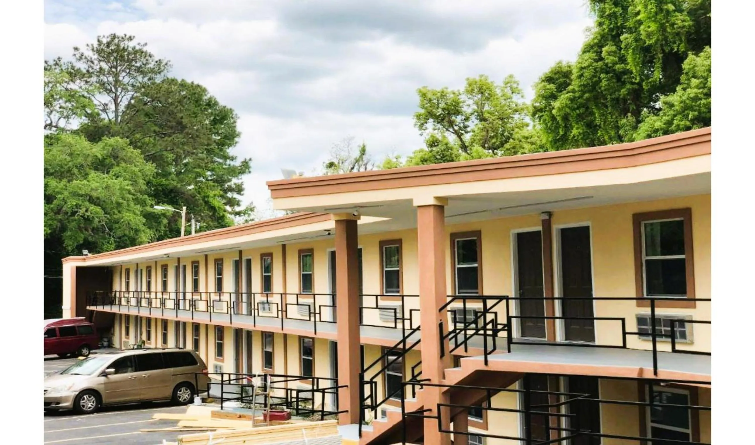 Property building in OYO Hotel Tallahassee Downtown