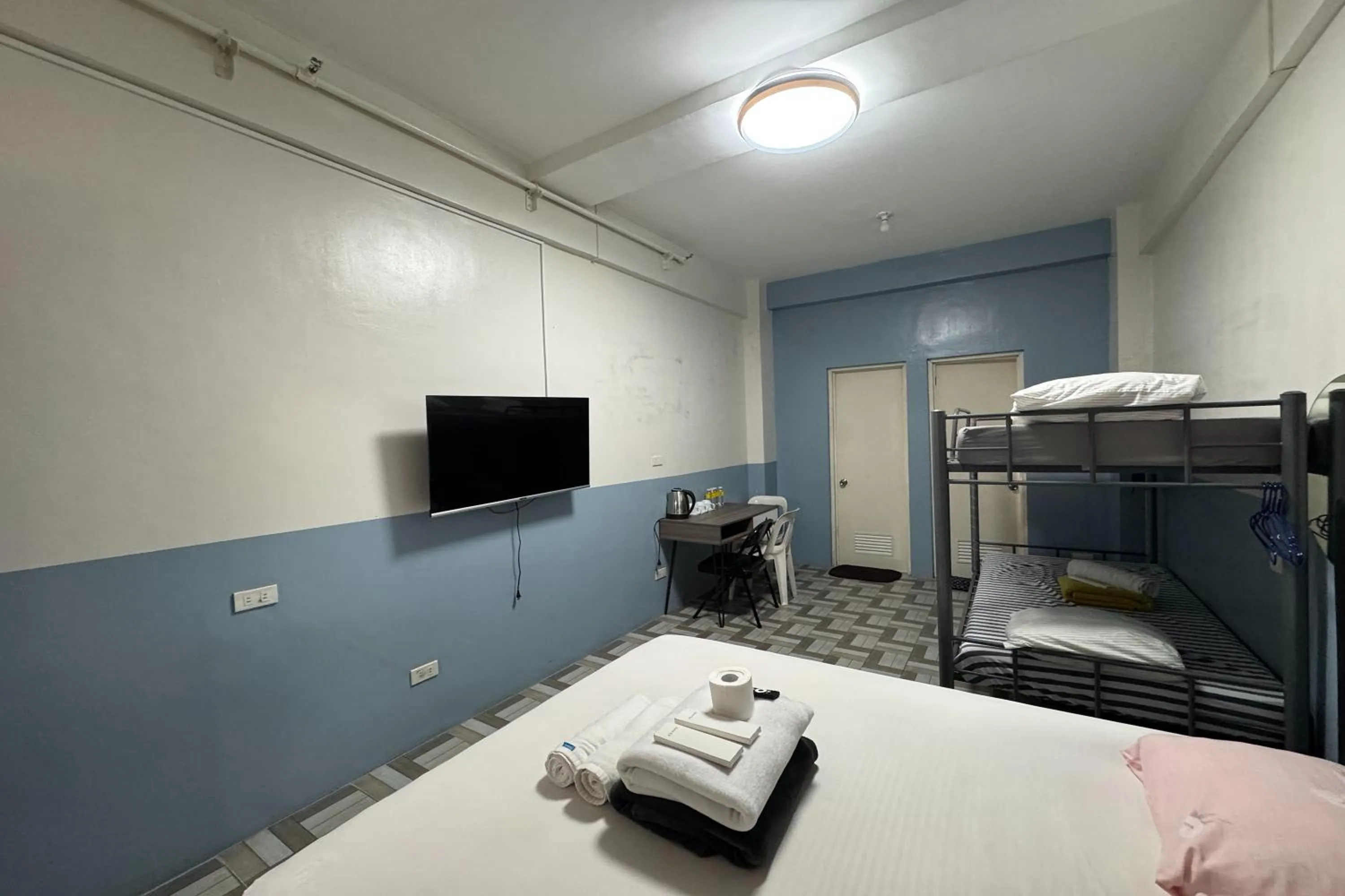 Bed in Franca Arcade near Quezon City Circle