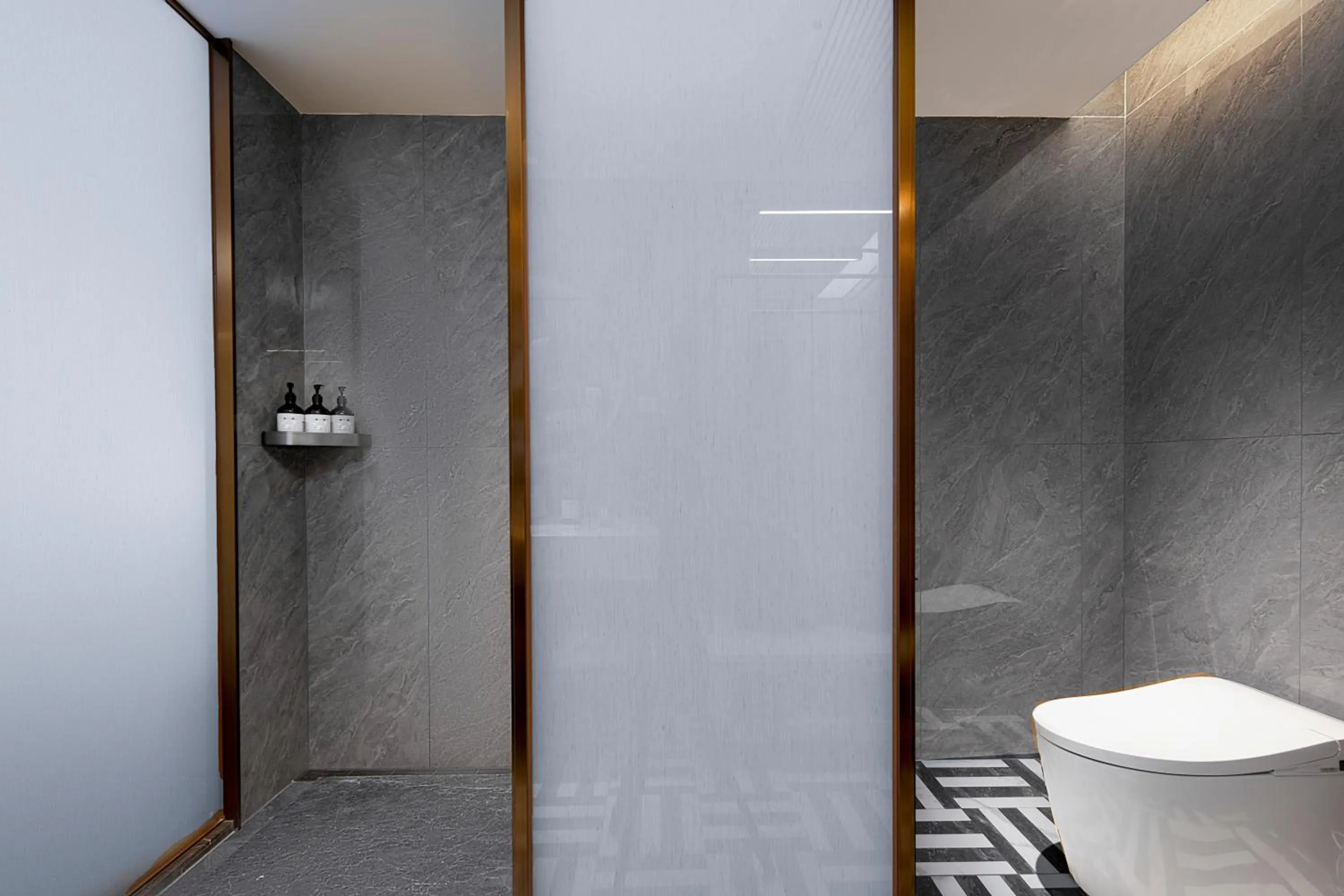 Toilet in Echeng Hotel Chengdu Chunxi Road Taikoo Li