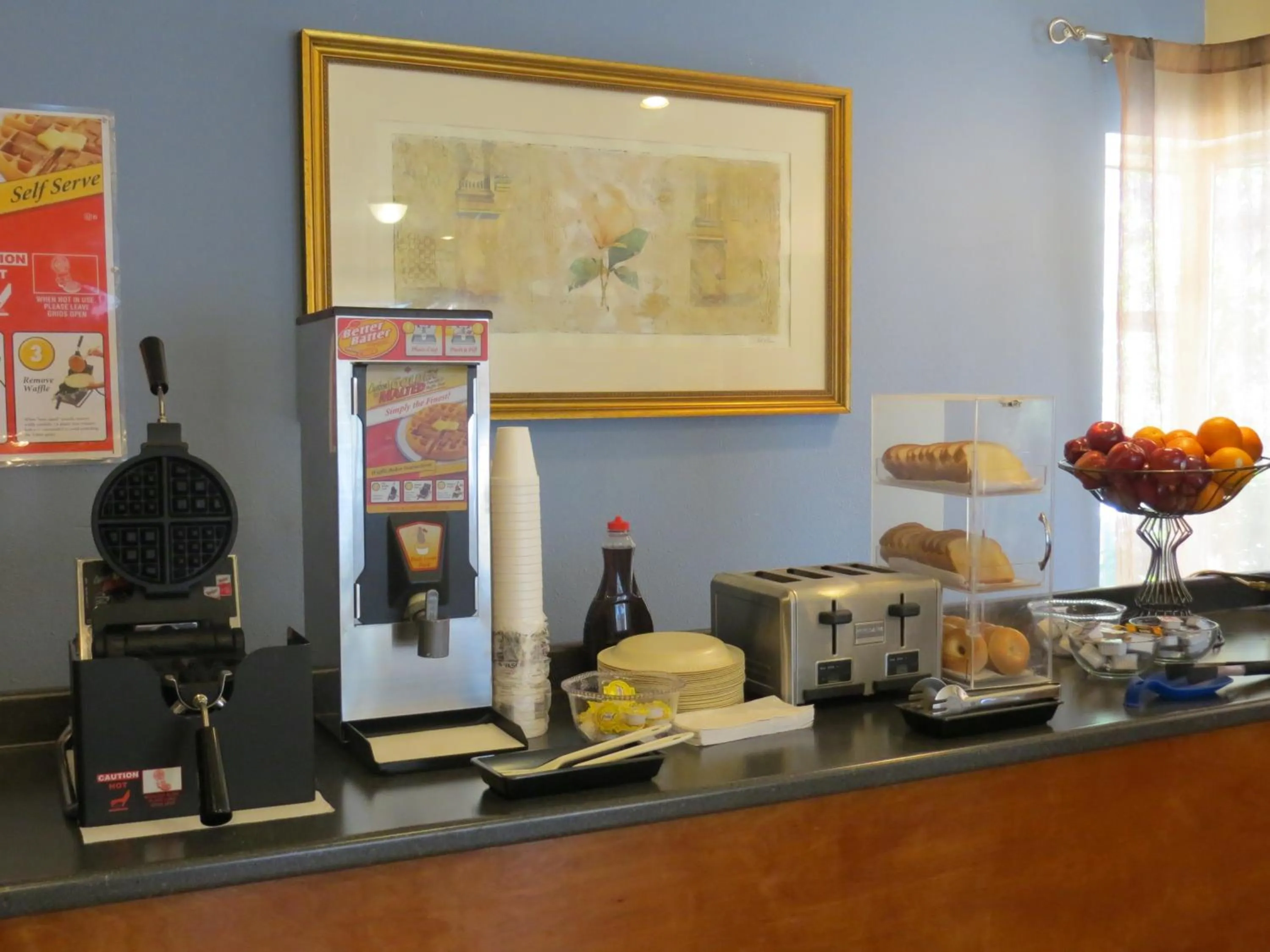 Kitchen or kitchenette in Silver Saddle Motel