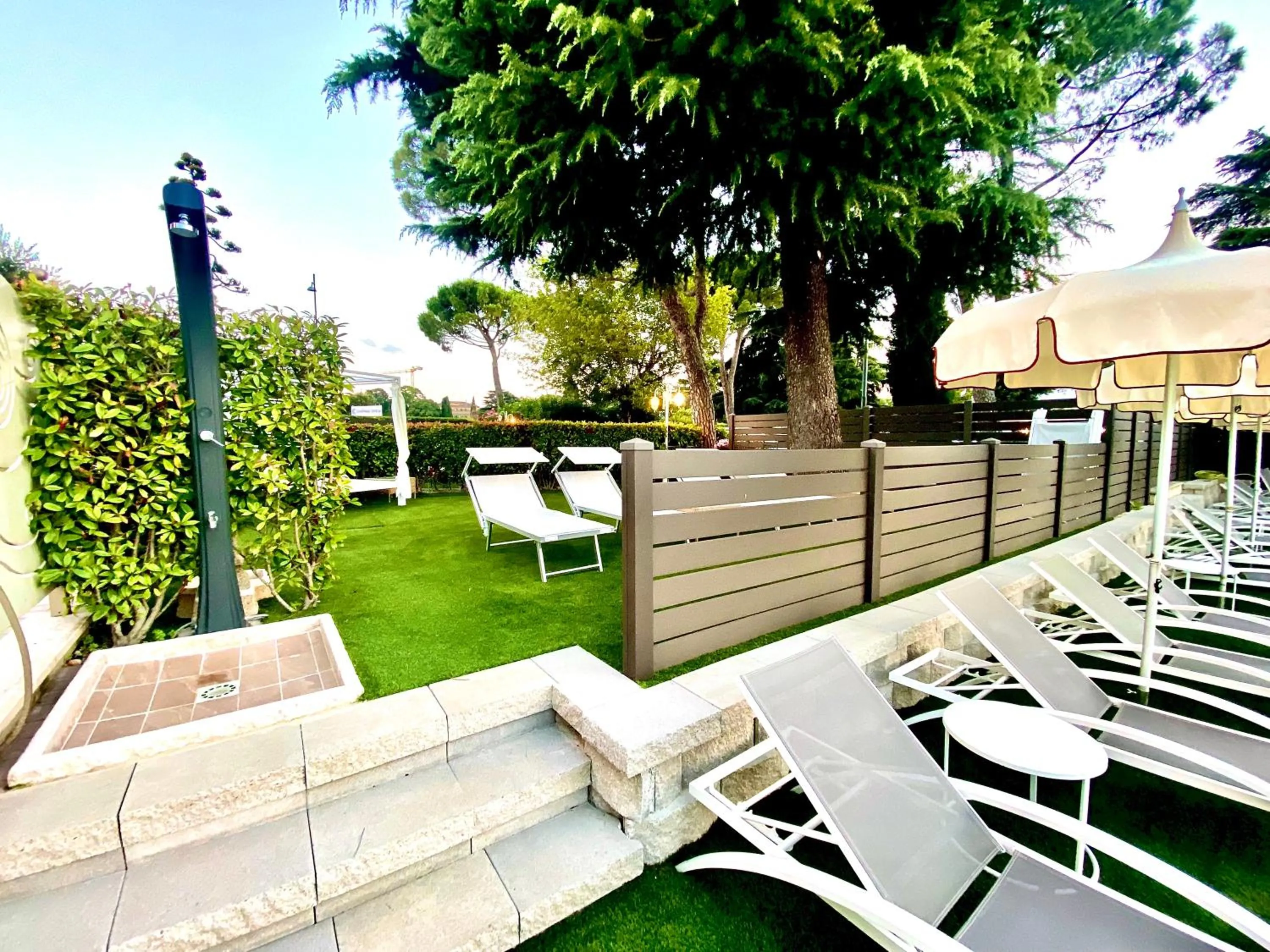 Swimming pool in Hotel Aquila D'Oro Desenzano