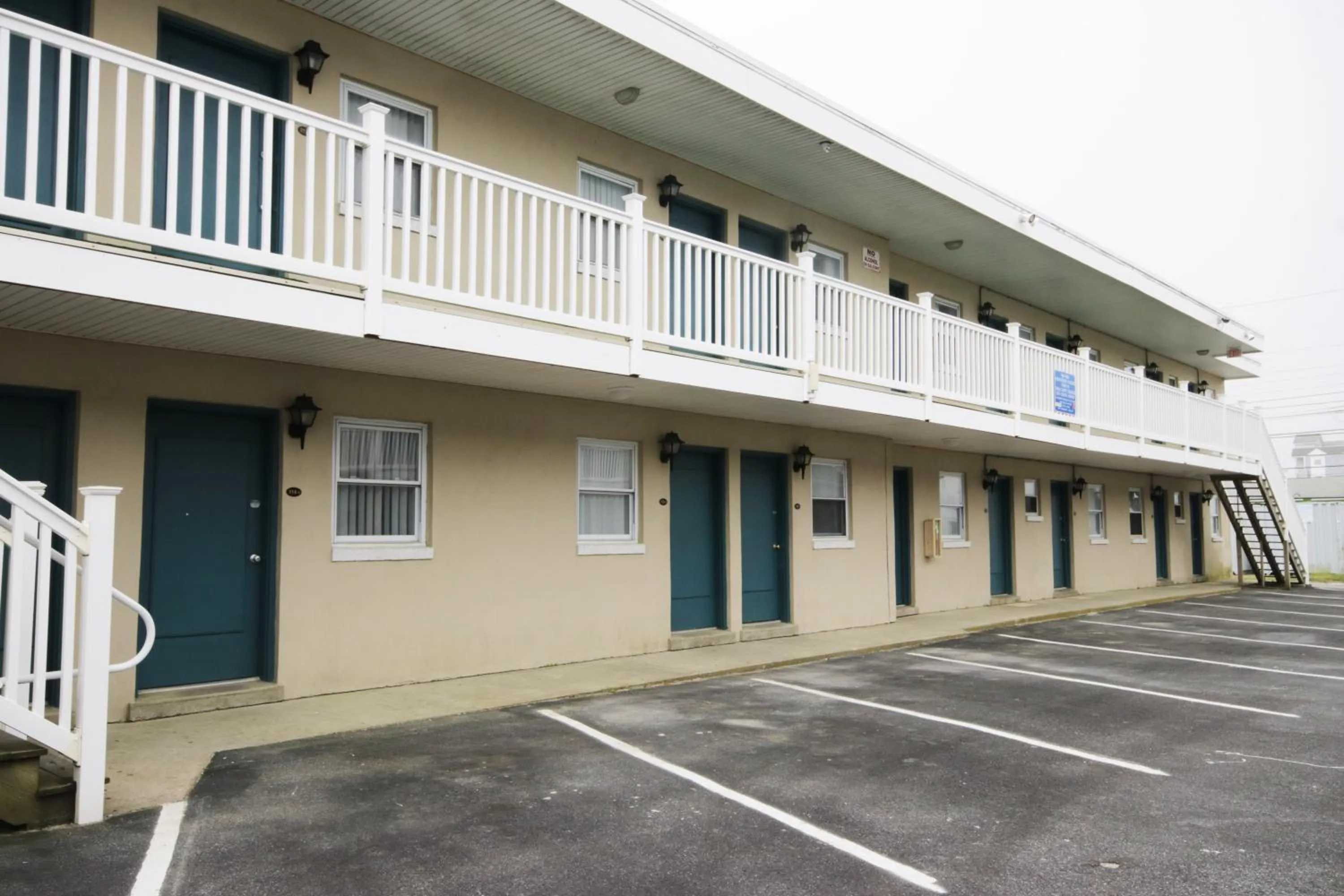 Property building in White Marlin Inn