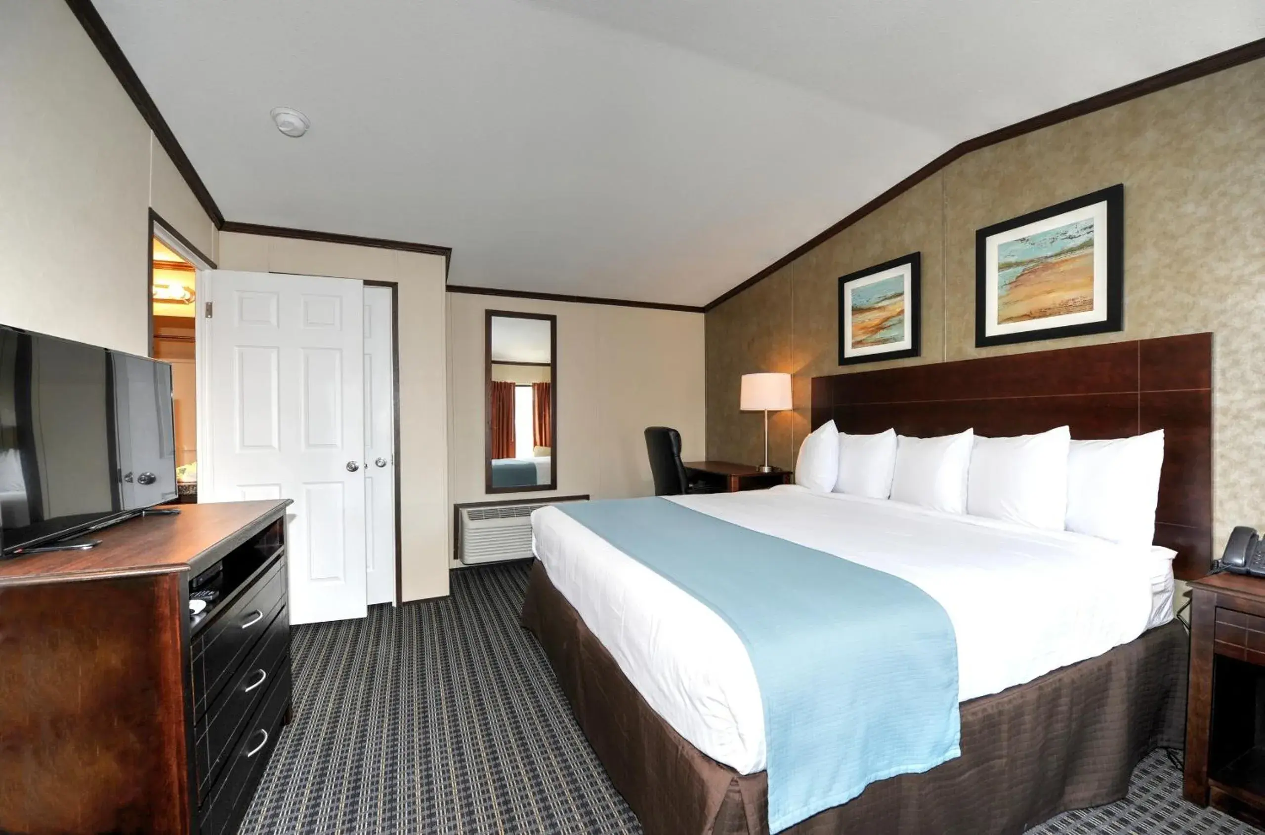 King Room - single occupancy in Instalodge Hotel and Suites Karnes City King Room - single occupancy in Instalodge Hotel and Suites Karnes City