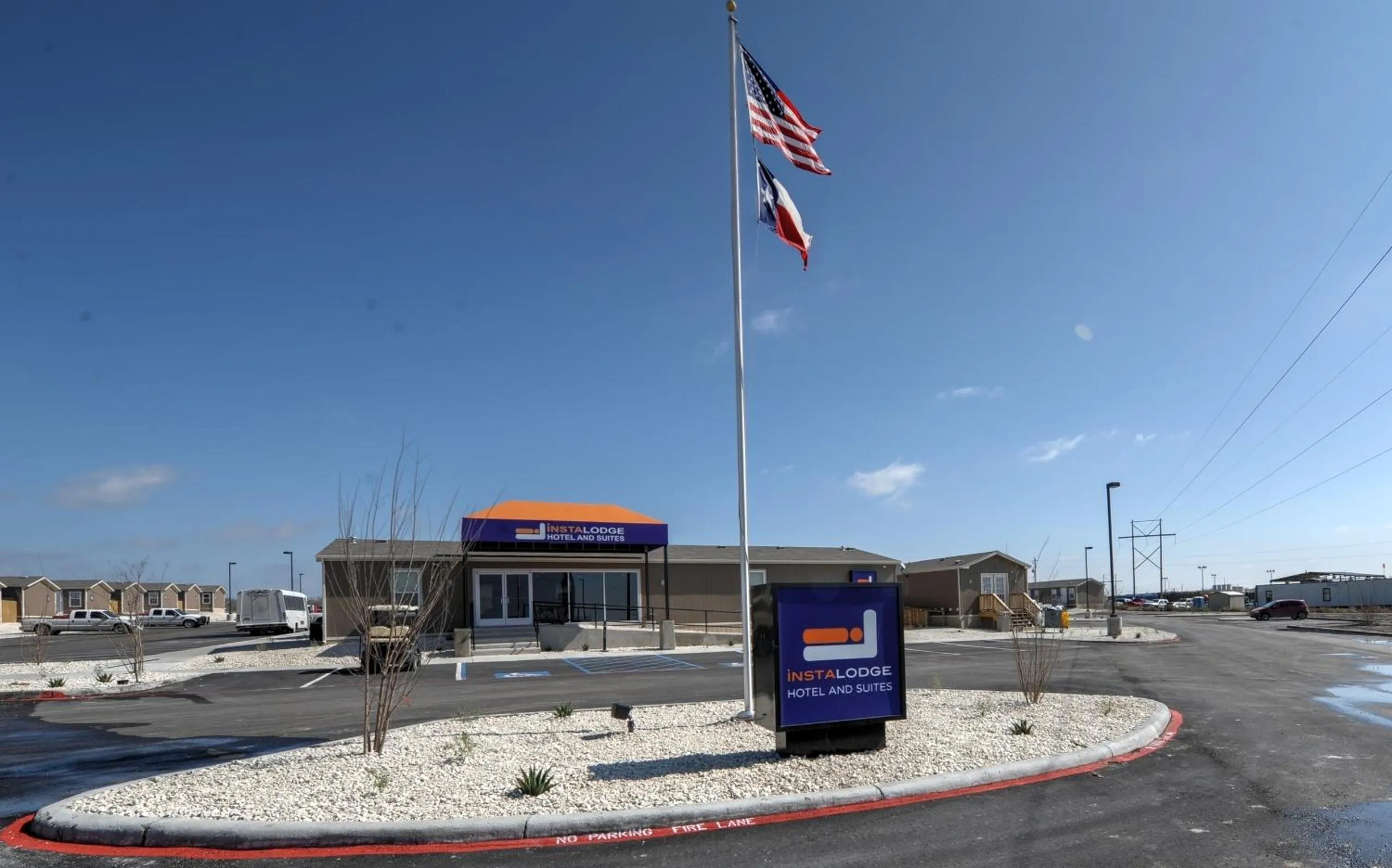 Property building in Instalodge Hotel and Suites Karnes City