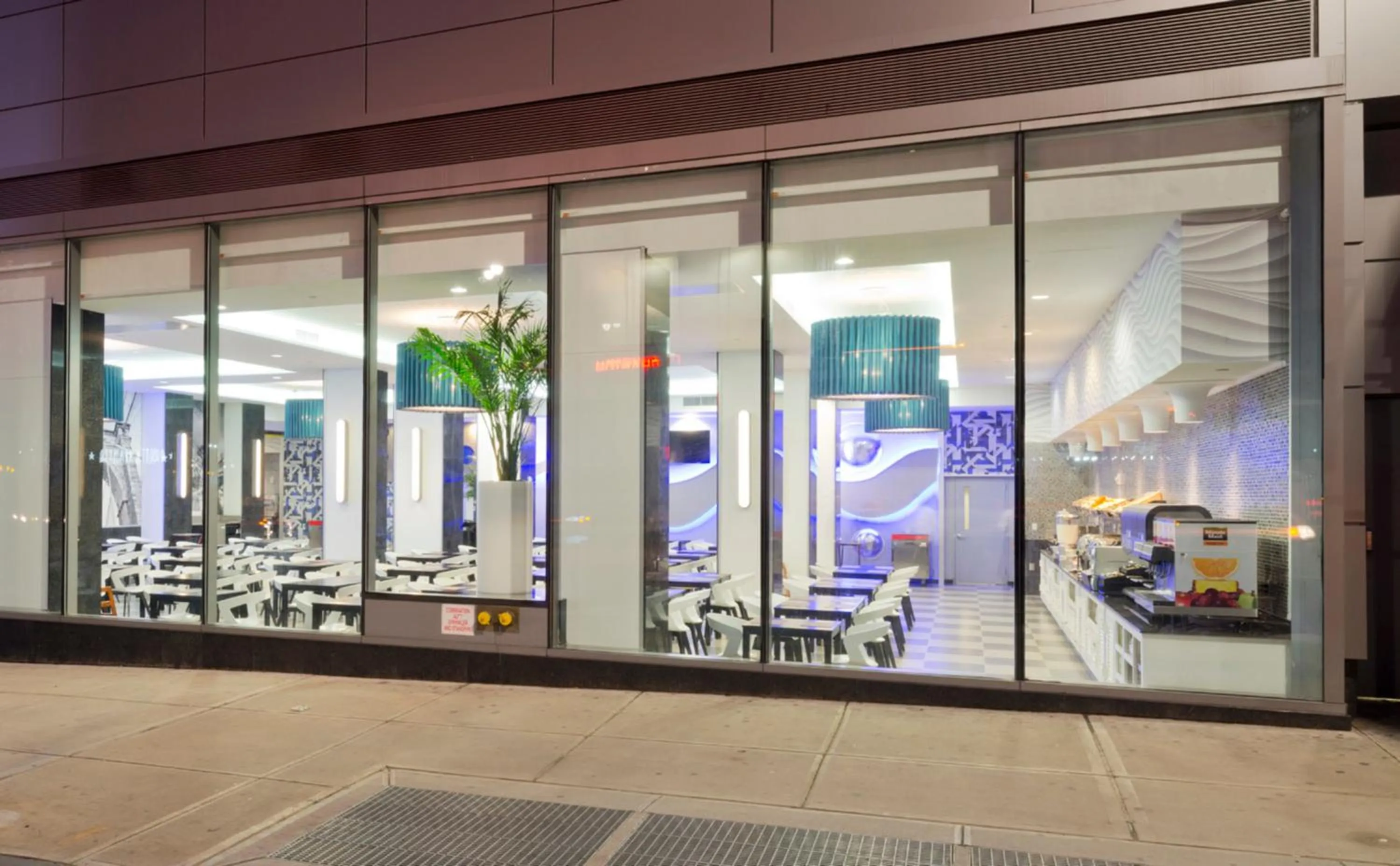 Restaurant/places to eat in Riu Plaza New York Times Square