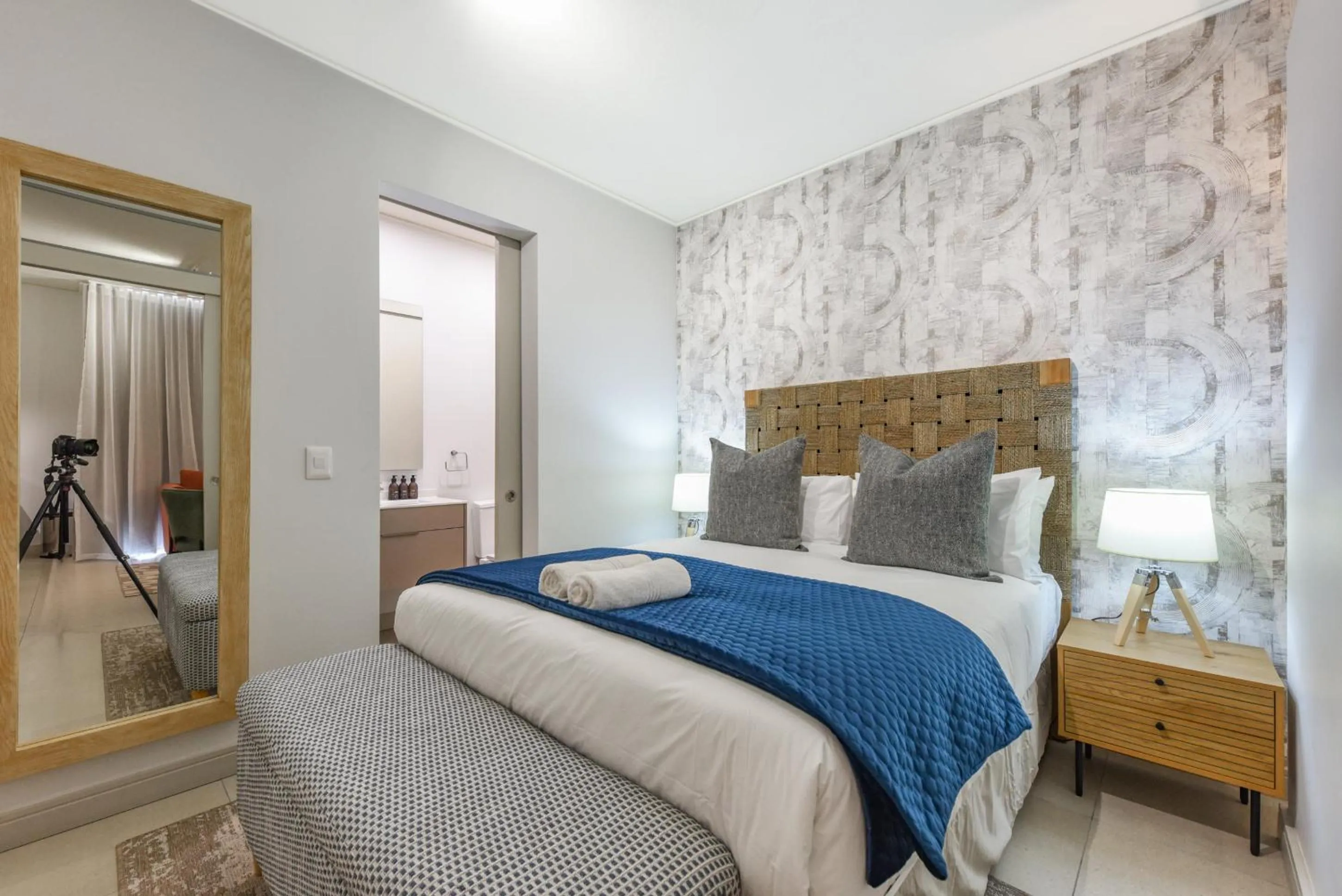 Other, Bed in One Rosebank Apartments