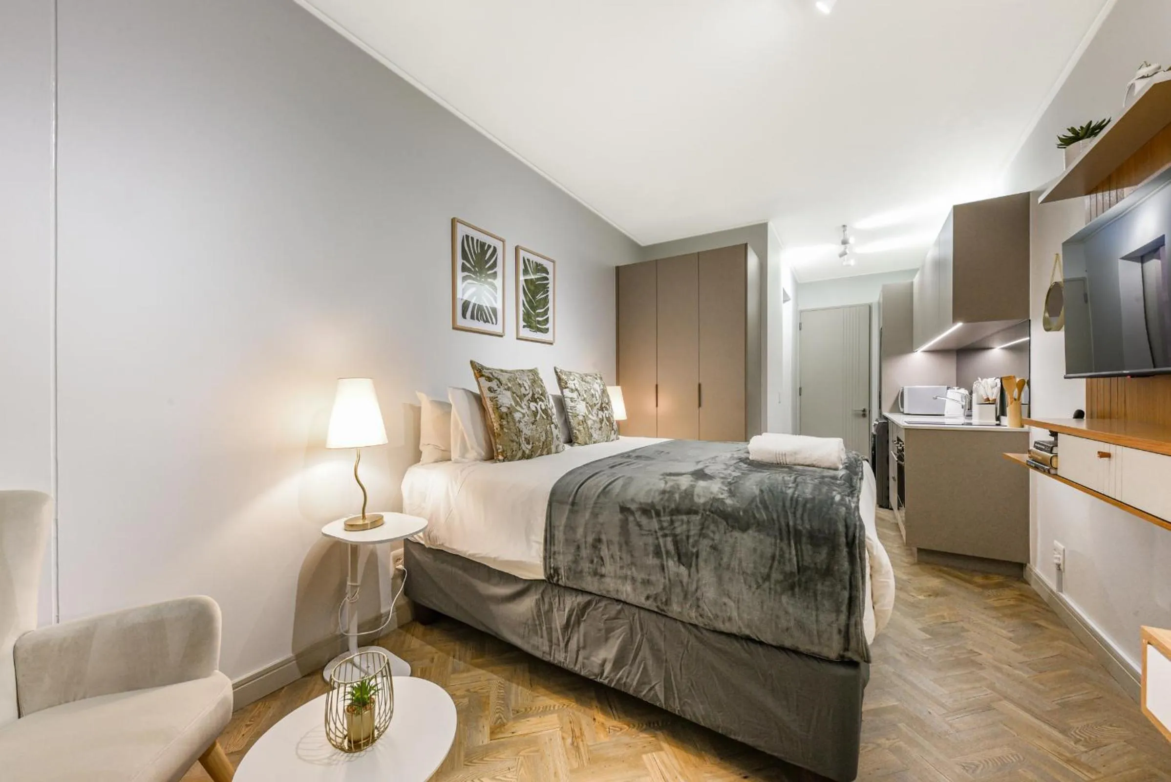 Bed in One Rosebank Apartments