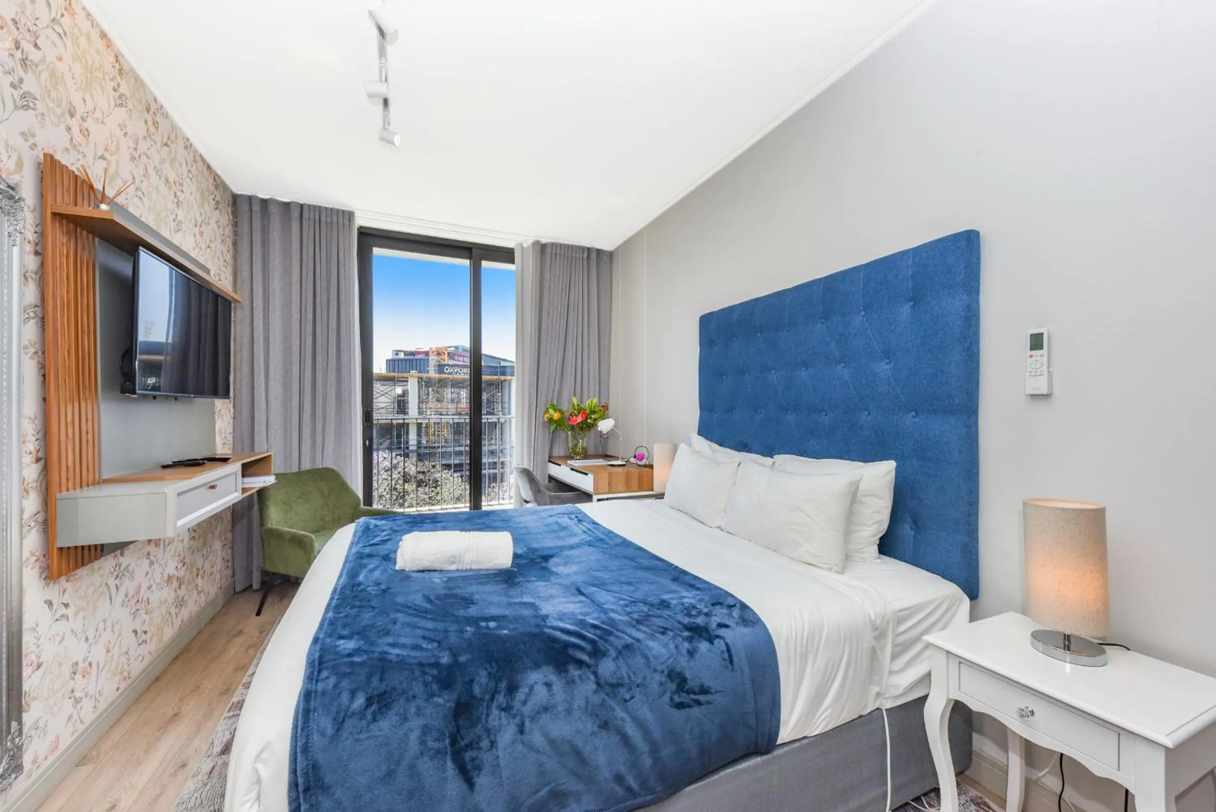 Bed in One Rosebank Apartments