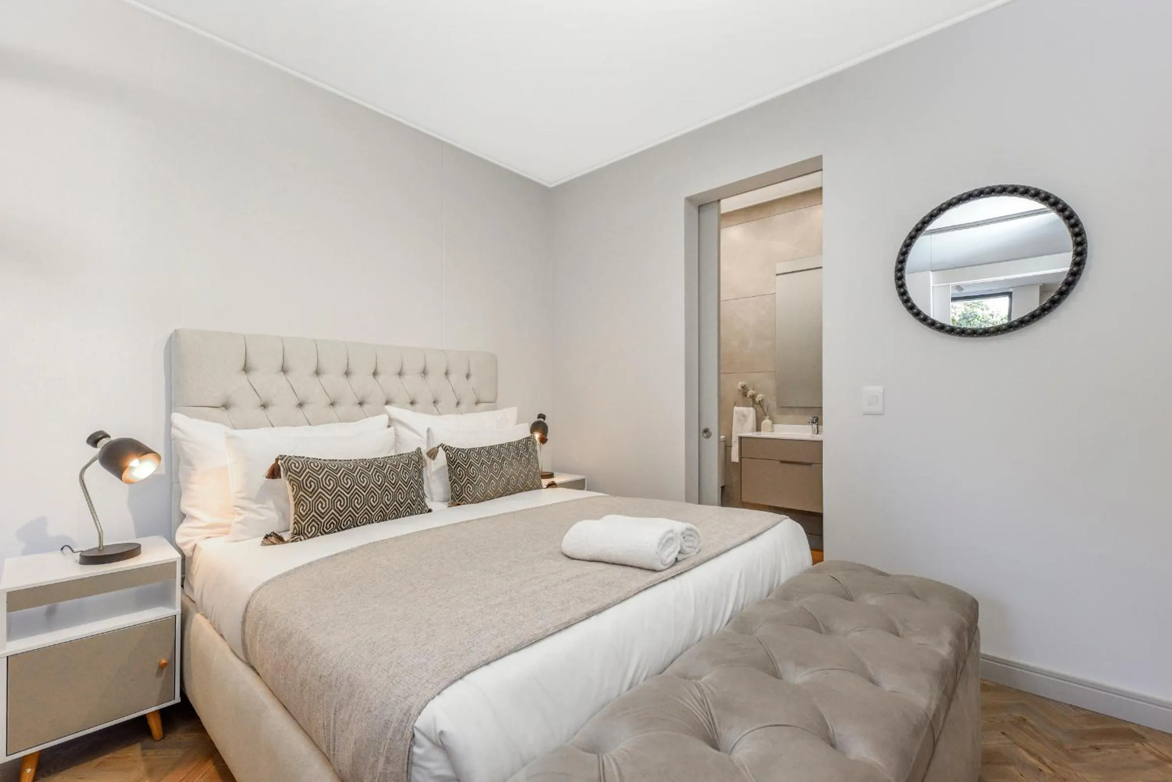 Bed in One Rosebank Apartments