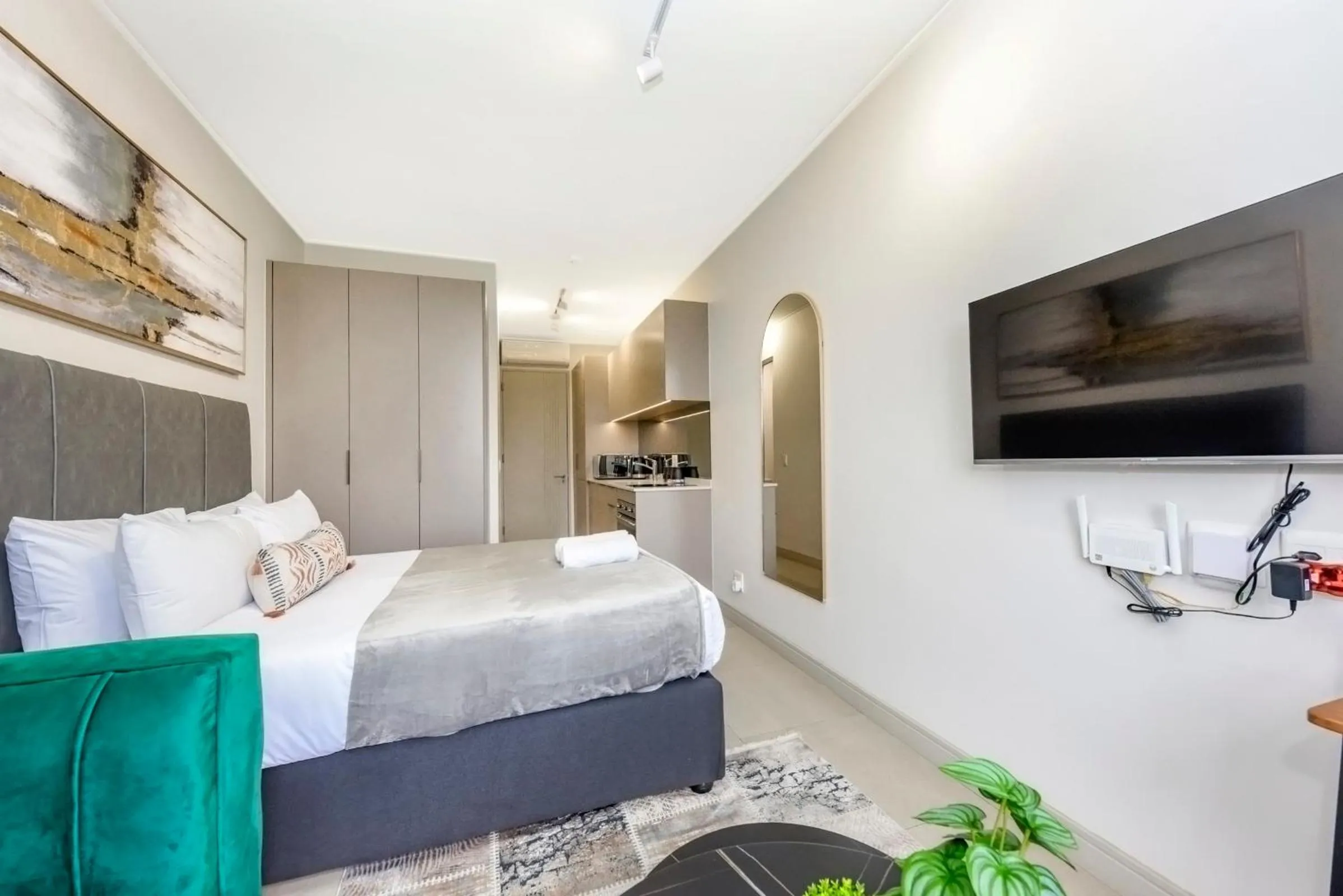 Bed in One Rosebank Apartments
