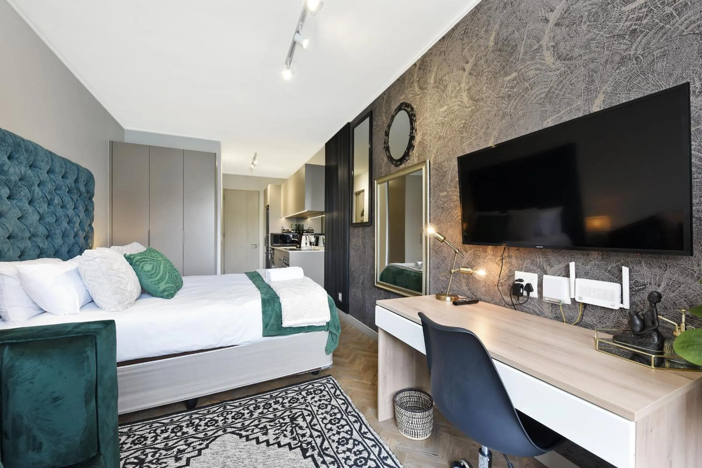 Bed in One Rosebank Apartments
