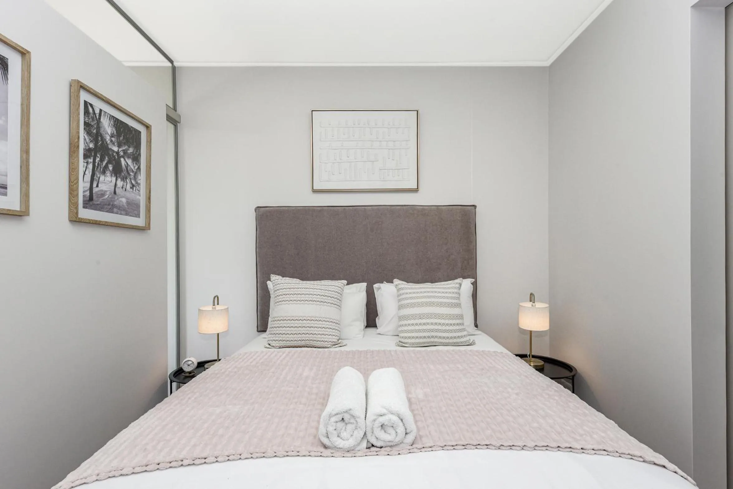 Bed in One Rosebank Apartments