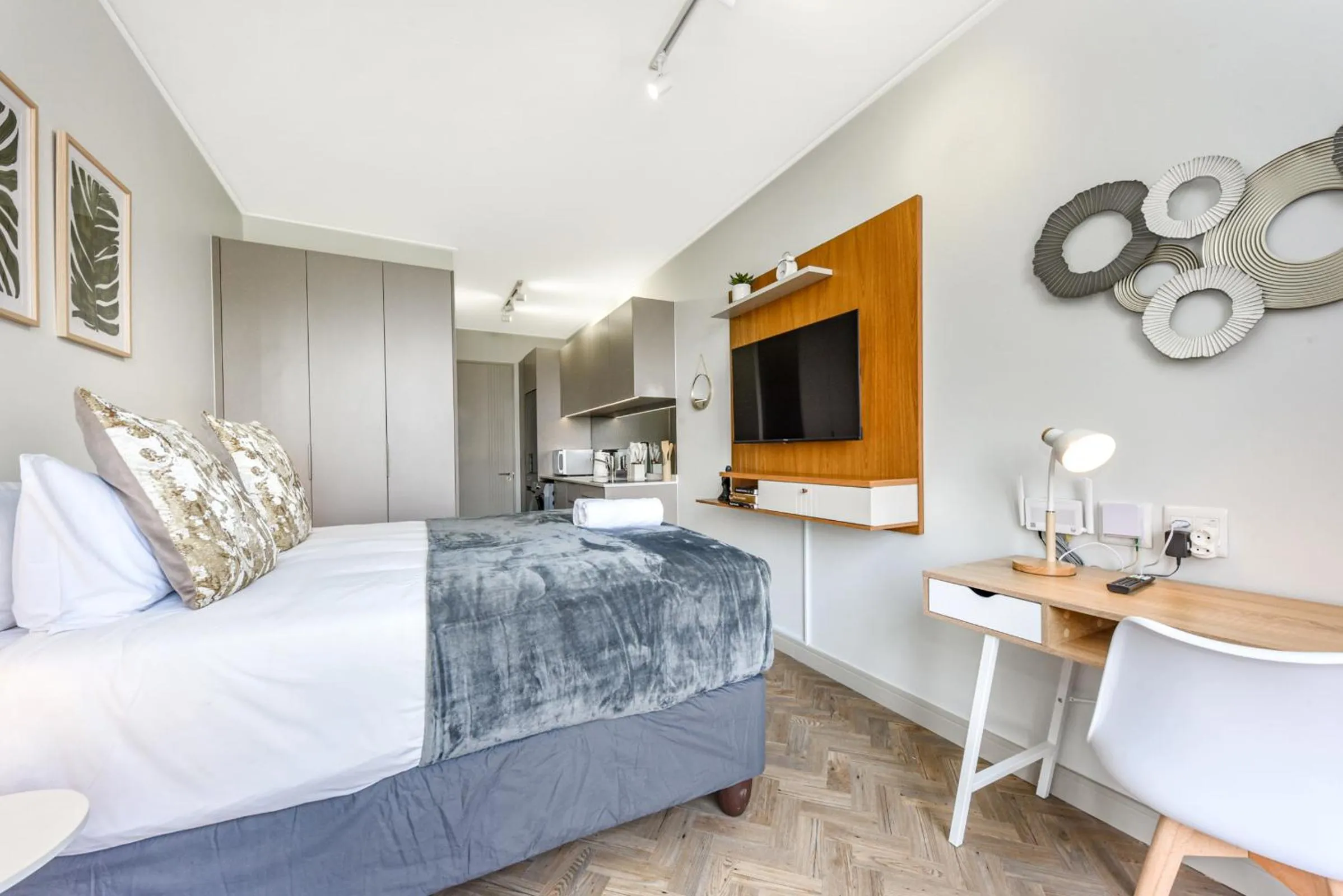 Bed in One Rosebank Apartments