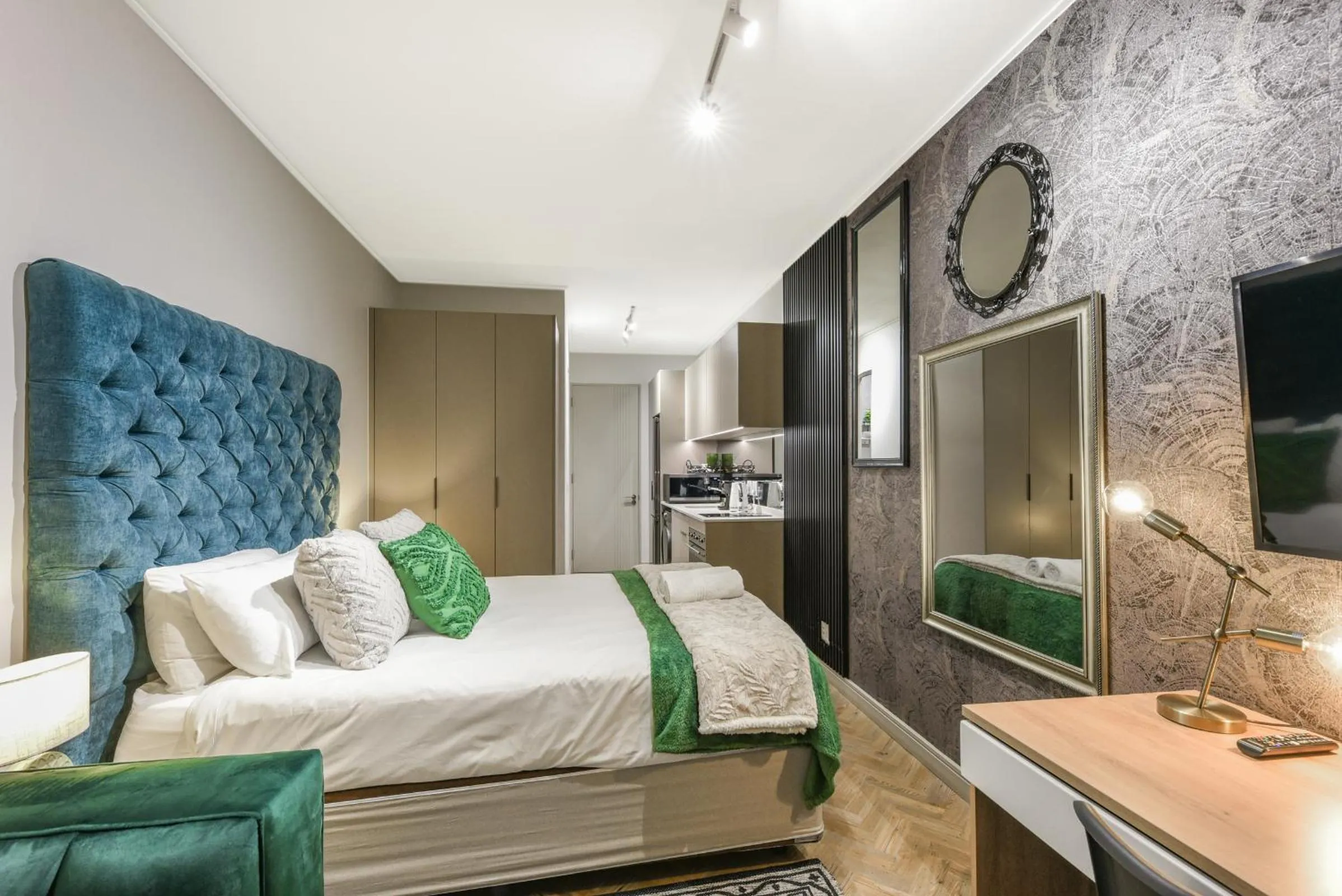 Bed in One Rosebank Apartments