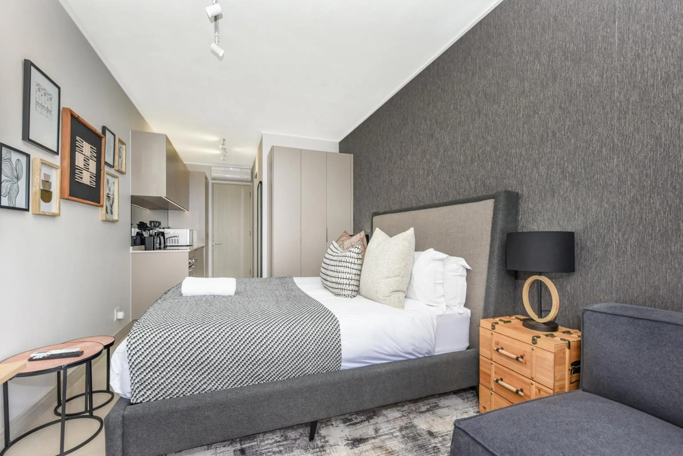 Bed in One Rosebank Apartments