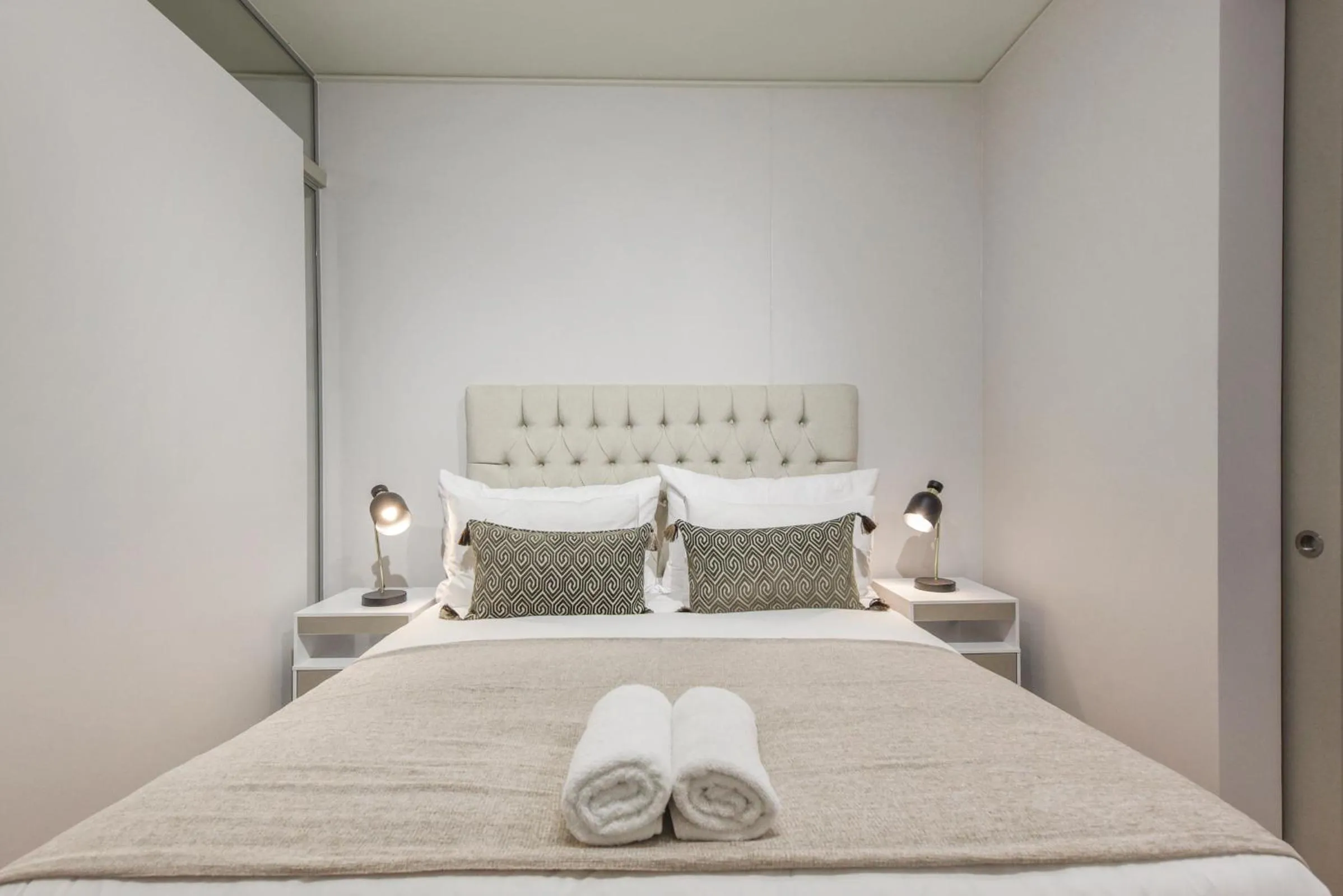 Bed in One Rosebank Apartments