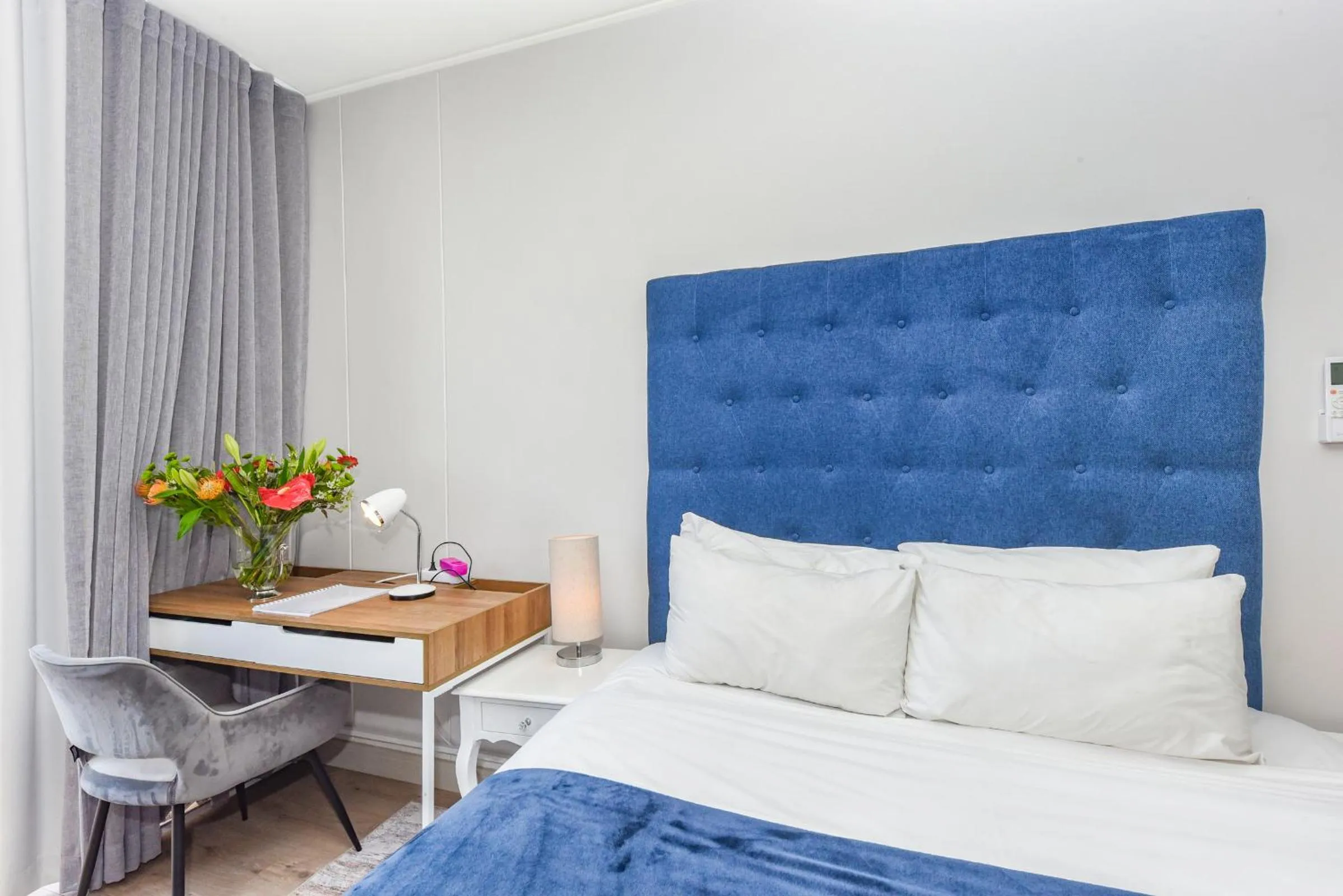 Bed in One Rosebank Apartments