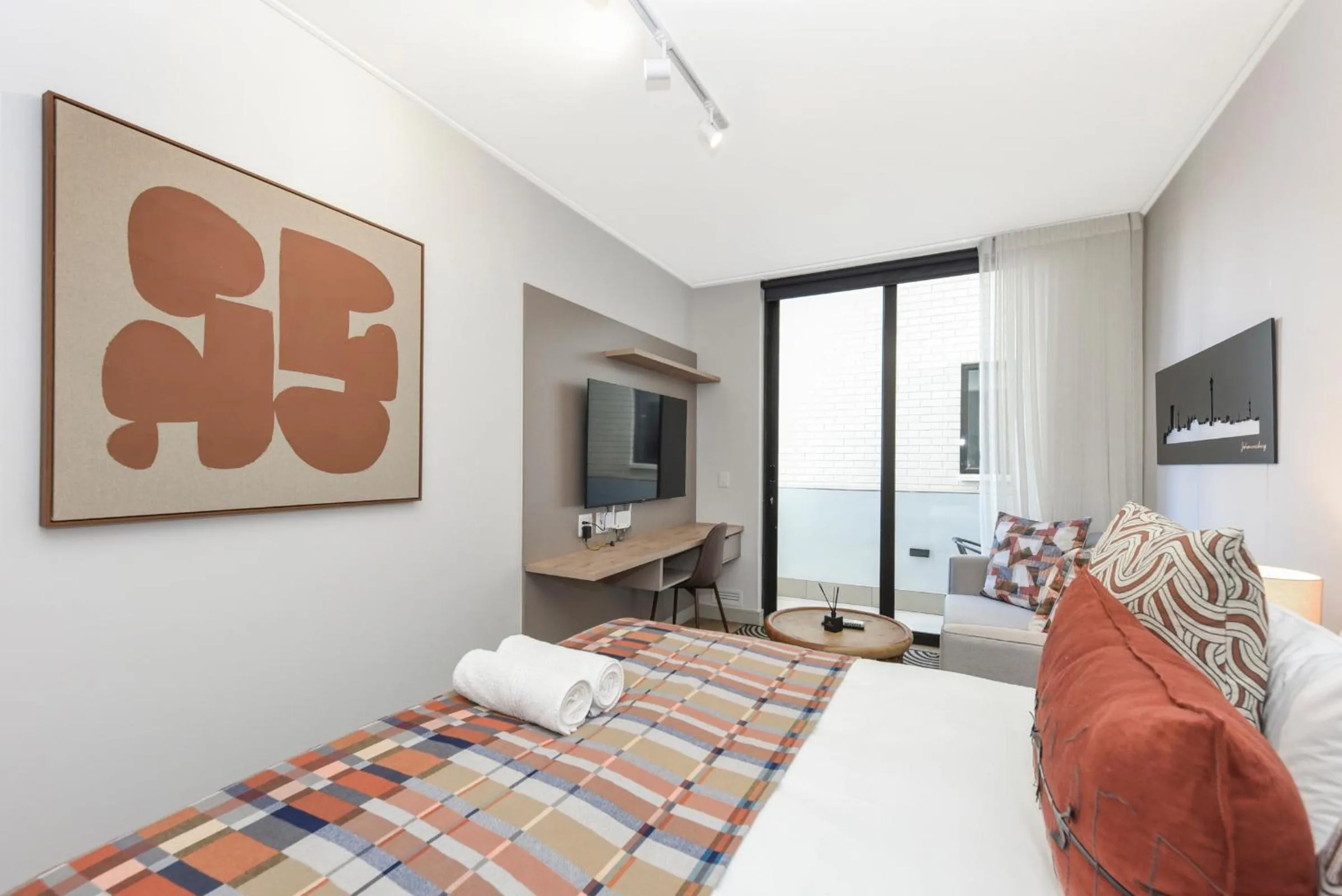 Bed in One Rosebank Apartments