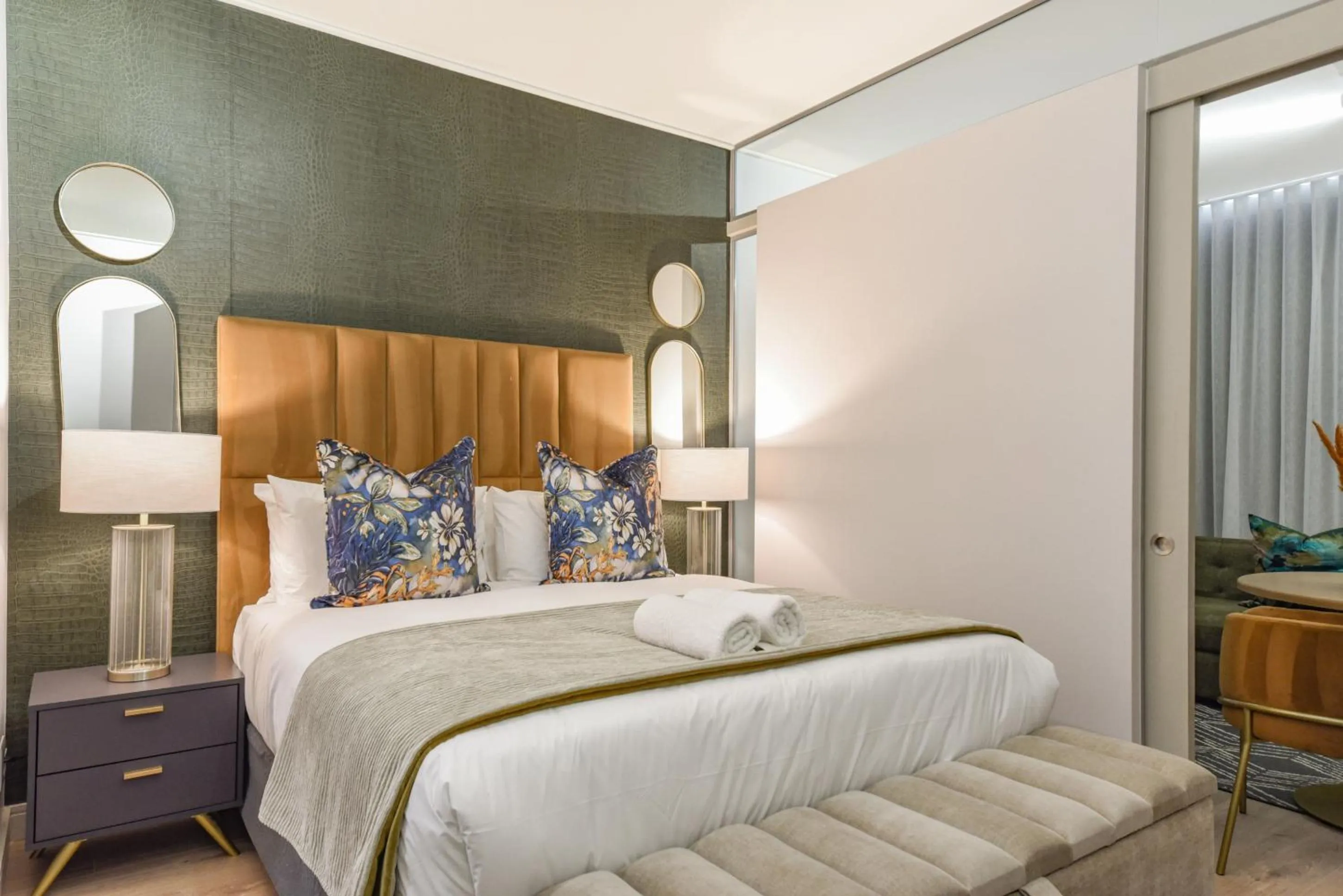 Other, Bed in One Rosebank Apartments