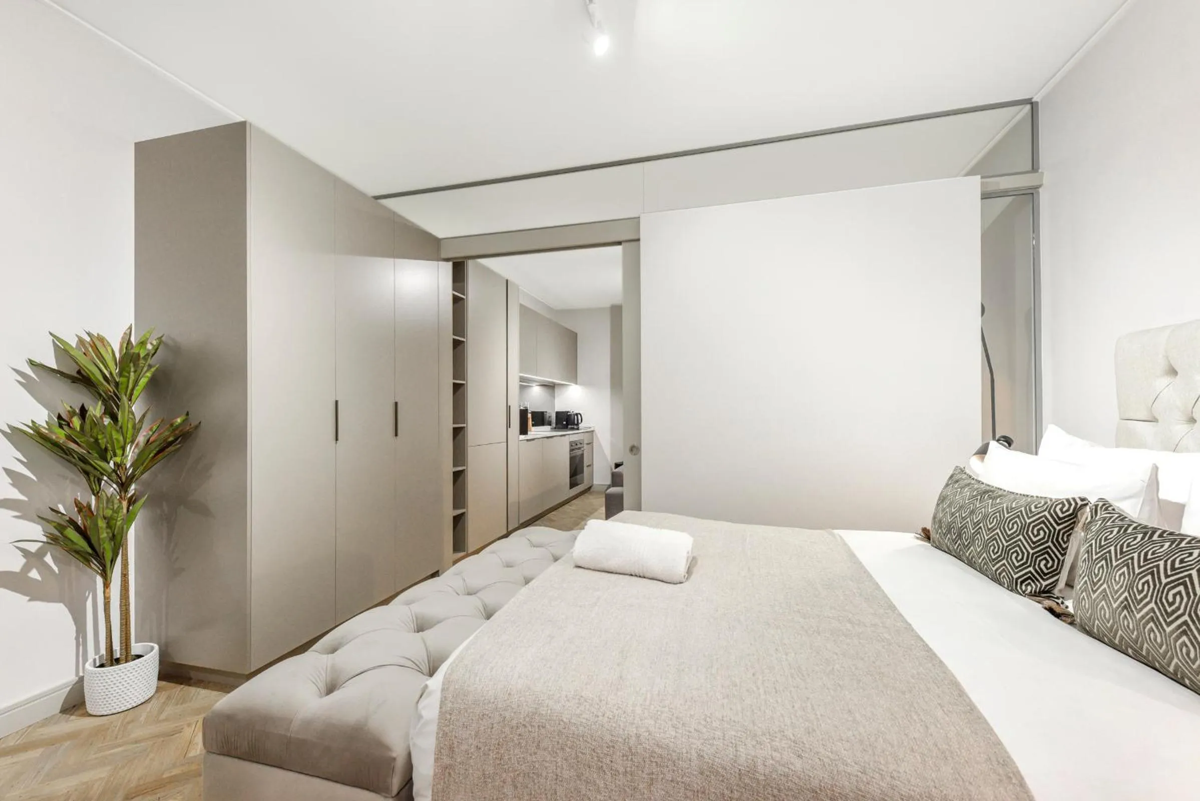 Bed in One Rosebank Apartments