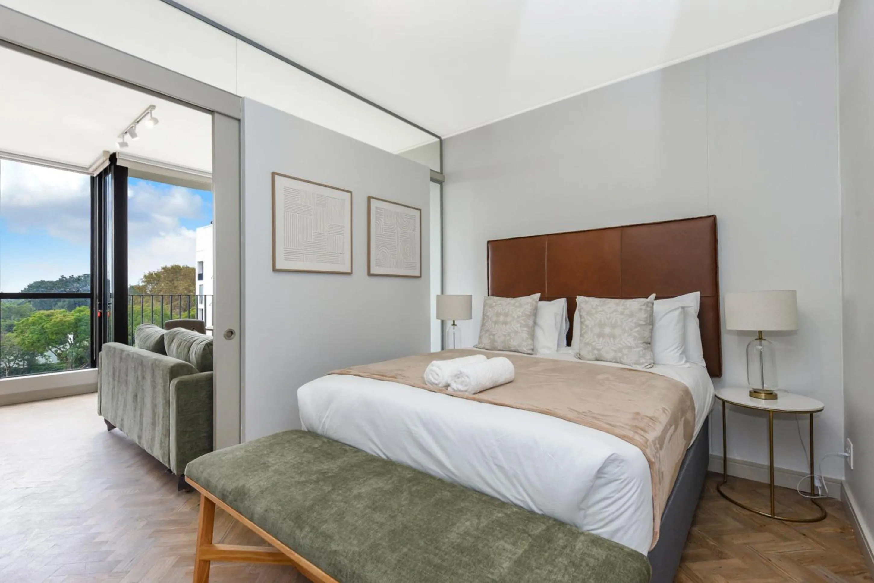 Other, Bed in One Rosebank Apartments