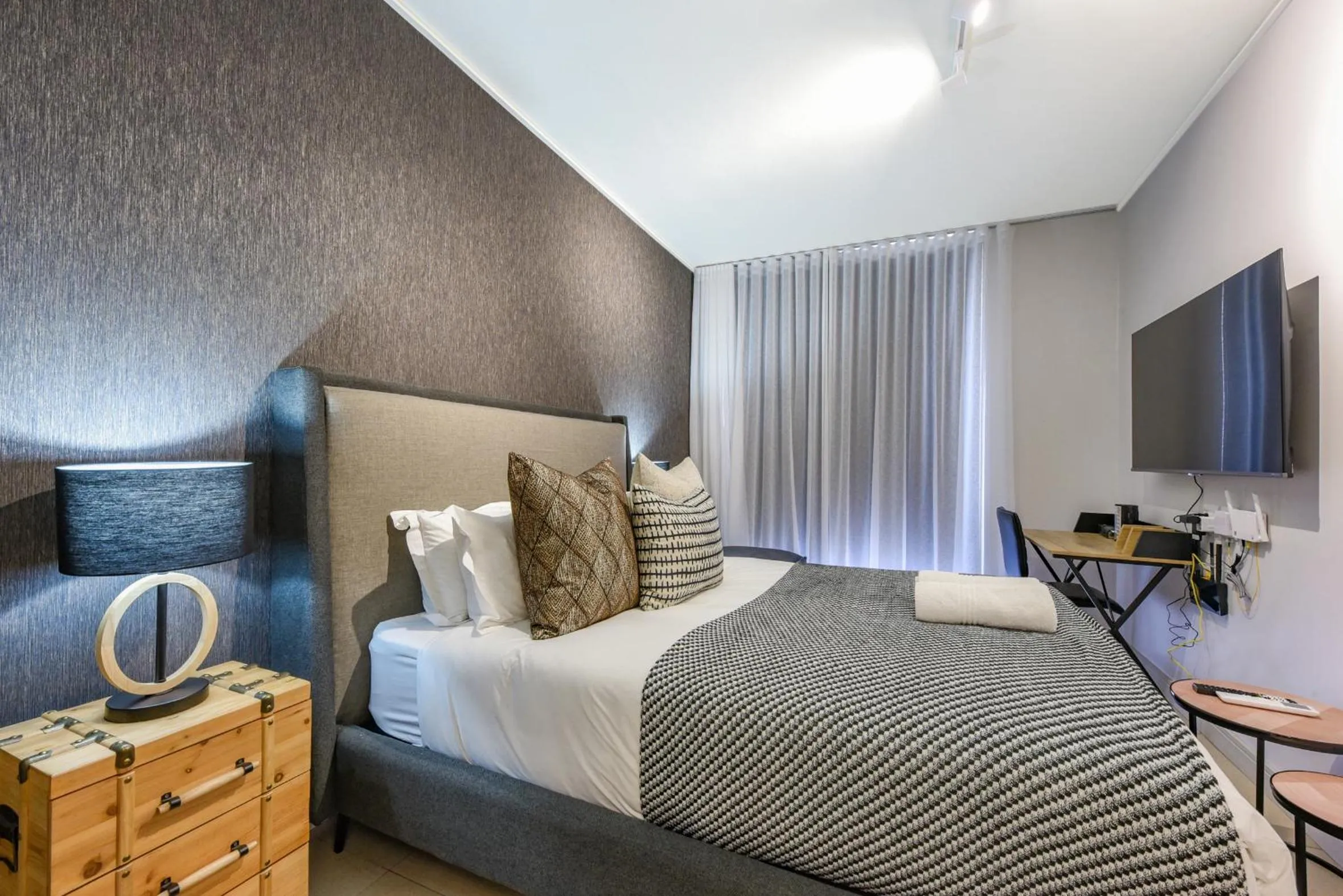 Bed in One Rosebank Apartments