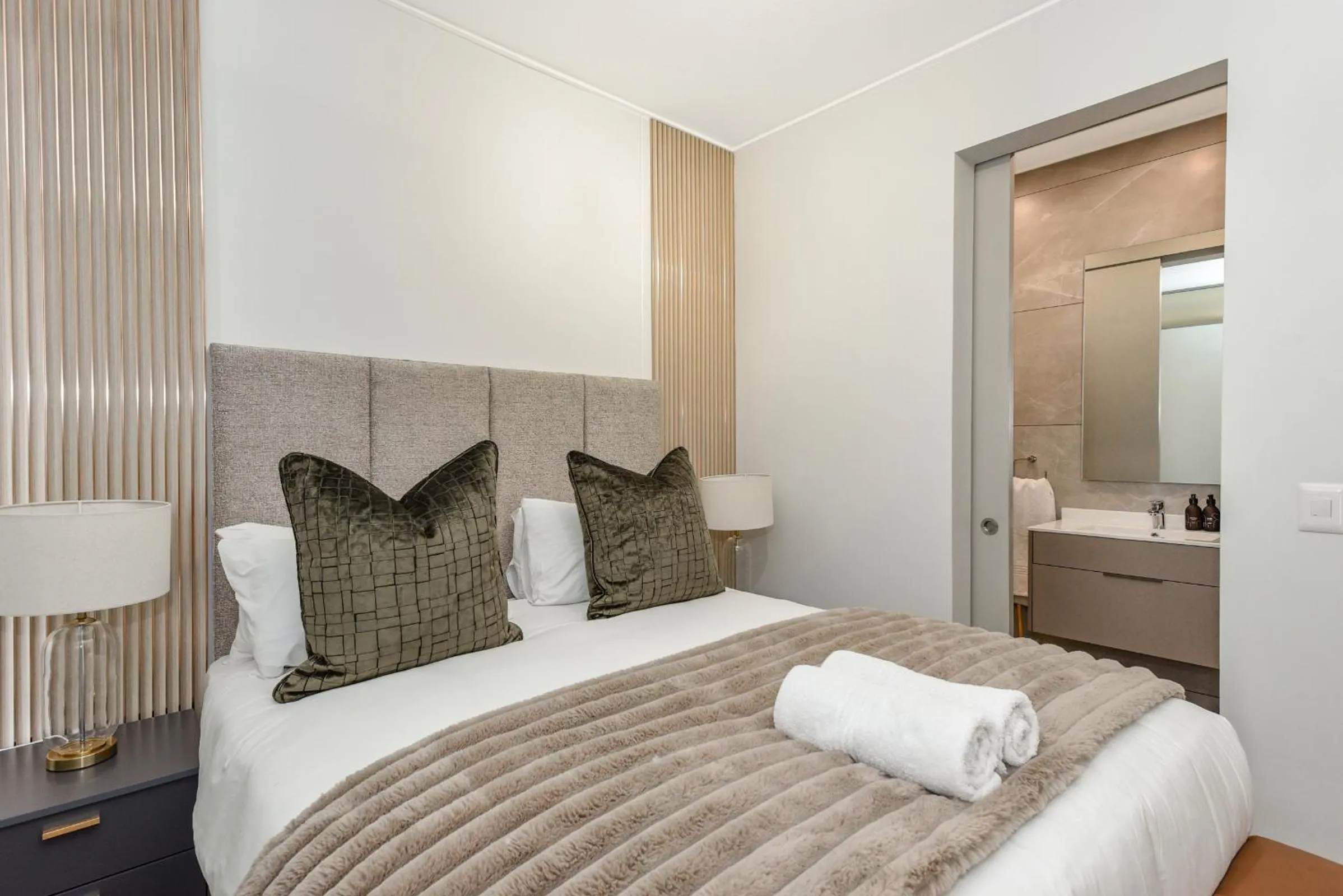Bed in One Rosebank Apartments