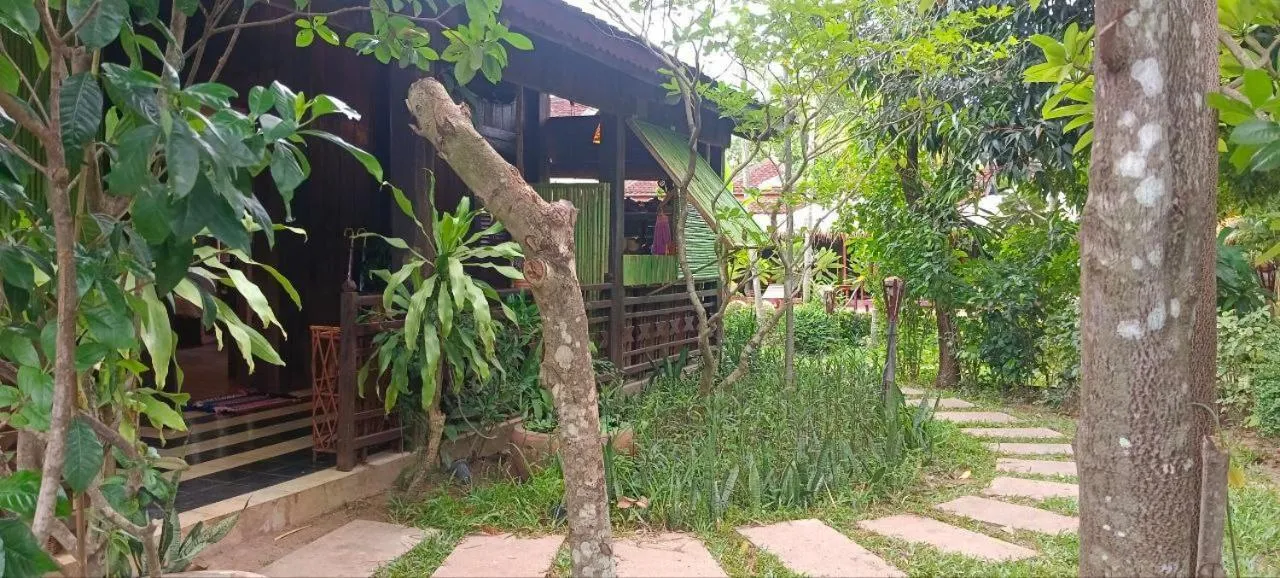 Property building in Maison Model d'Angkor