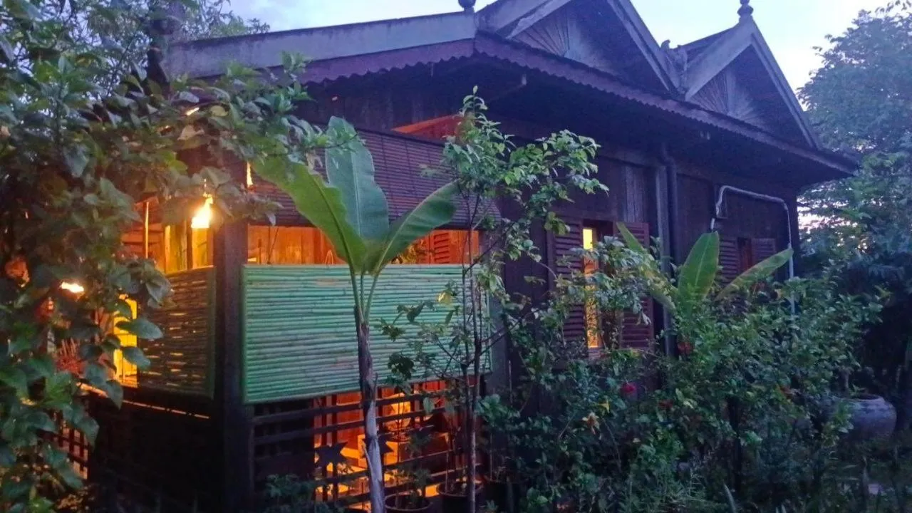 Property building in Maison Model d'Angkor