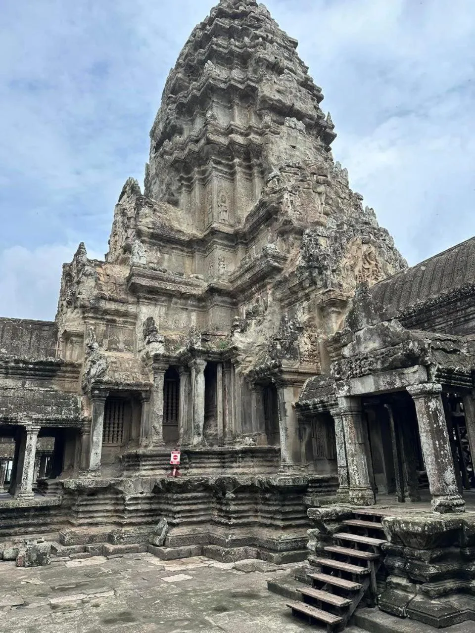 VIP in Maison Model d'Angkor