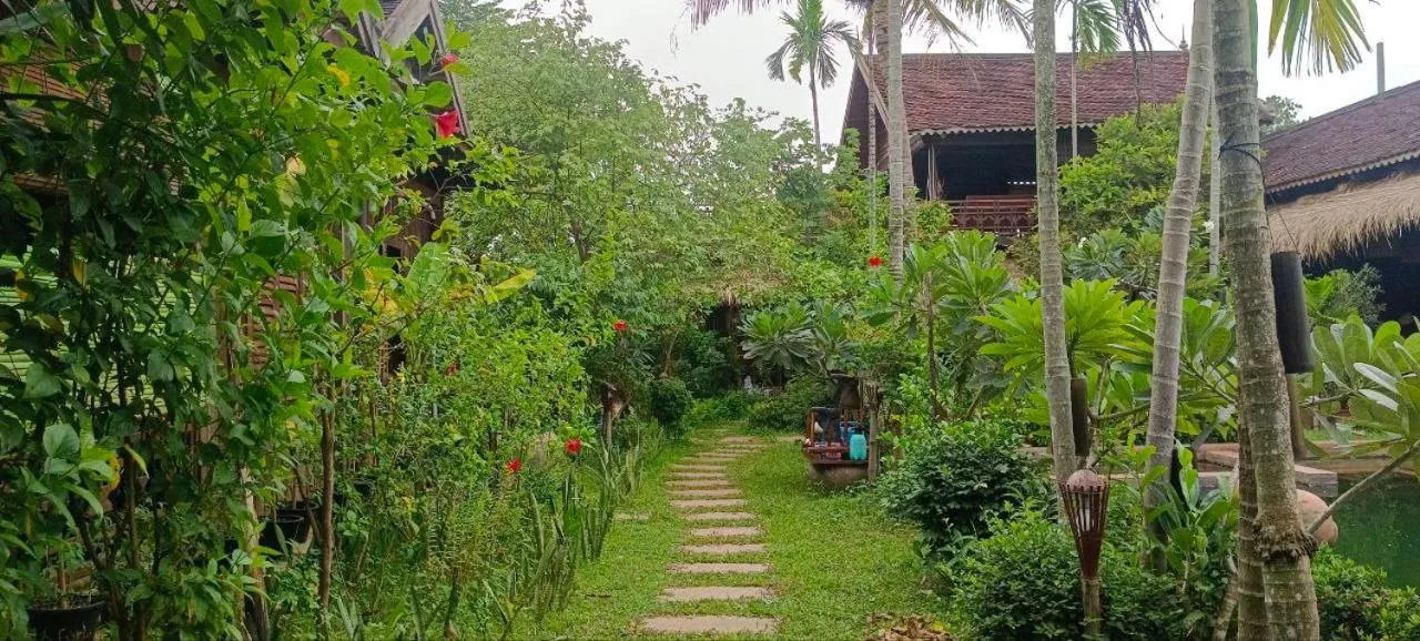 Spring in Maison Model d'Angkor
