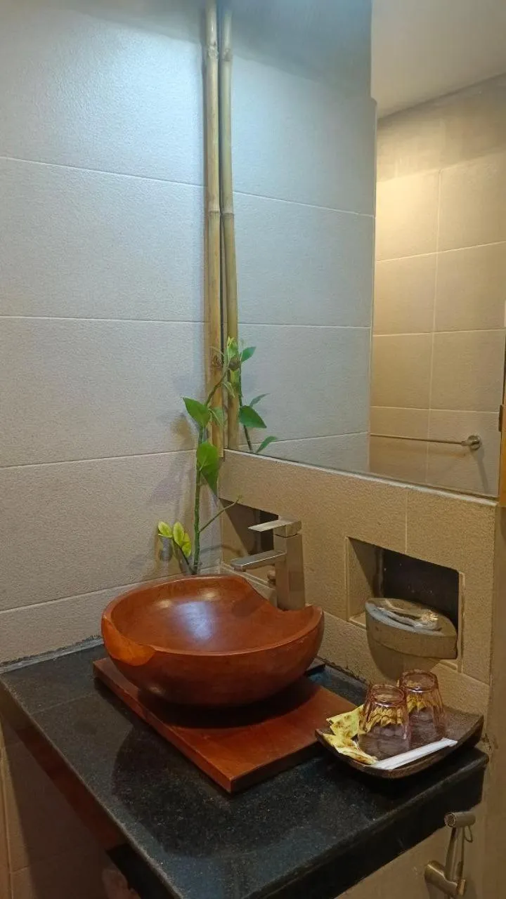 Bathroom in Maison Model d'Angkor