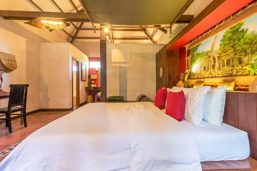 Bed in Maison Model d'Angkor