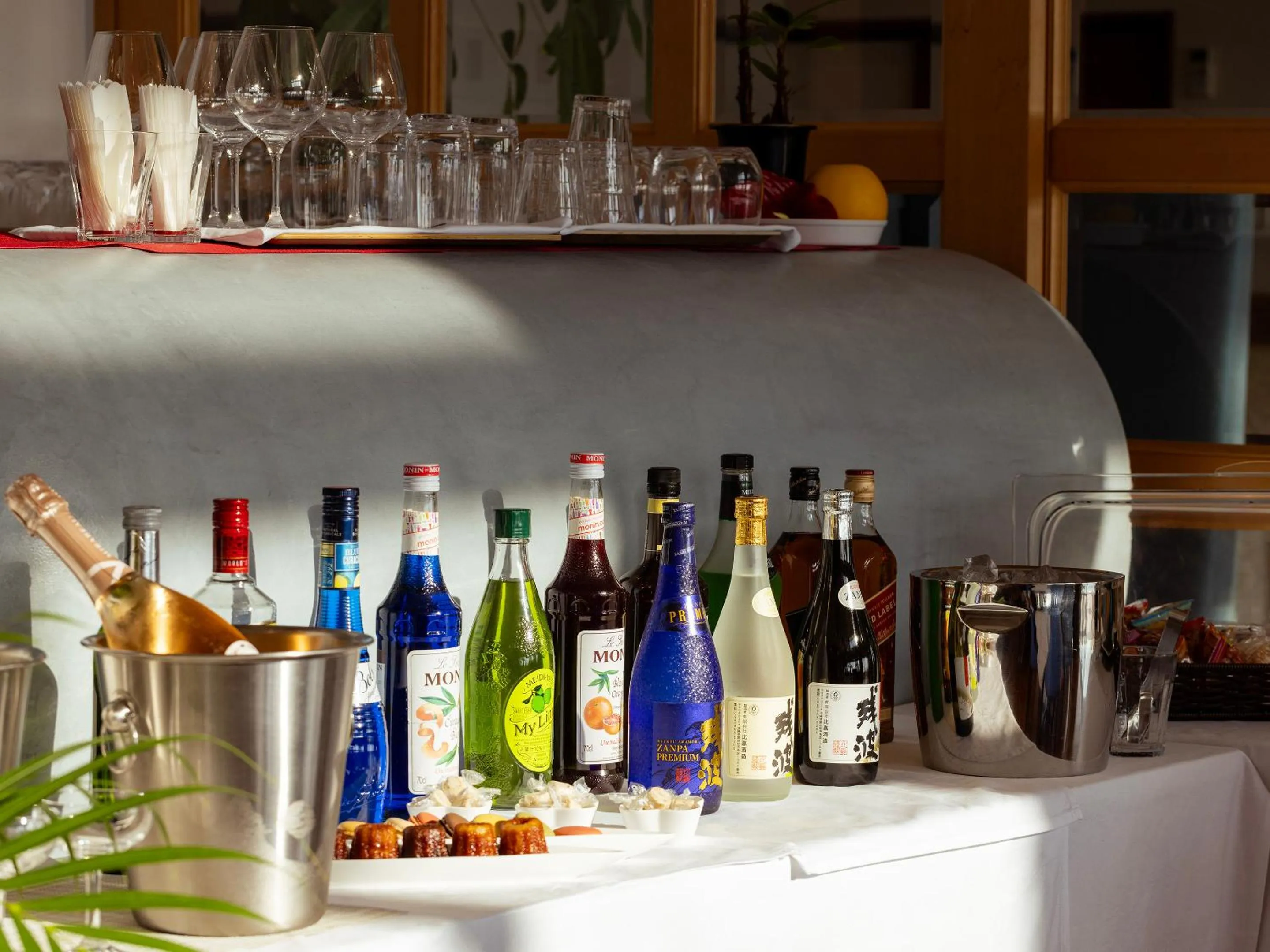 Lounge or bar in Umi No Terrace Yomitan Toya