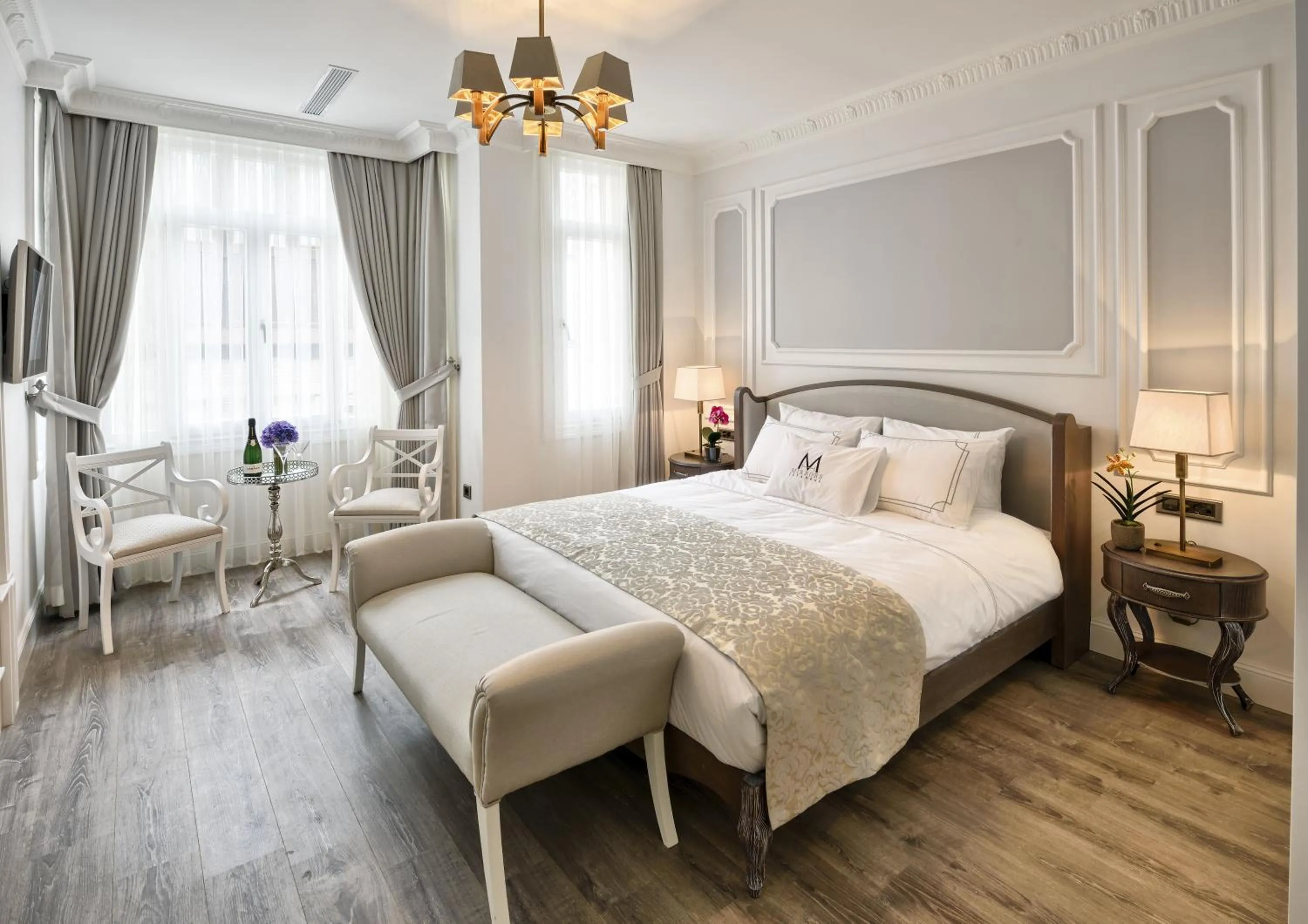Photo of the whole room, Bed in Mirrors Hotel İstanbul Taksim City Center