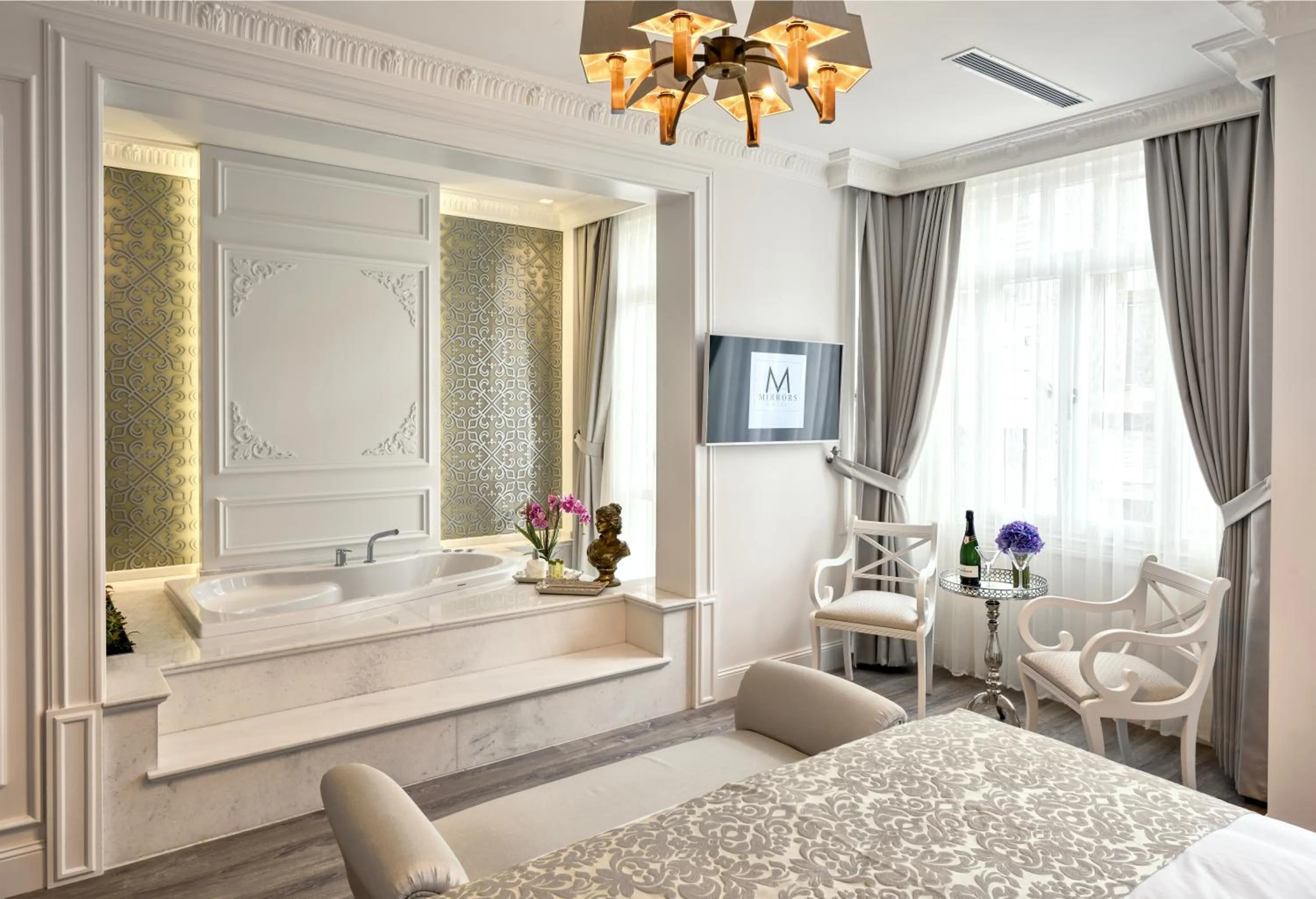 Decorative detail, Bed in Mirrors Hotel İstanbul Taksim City Center