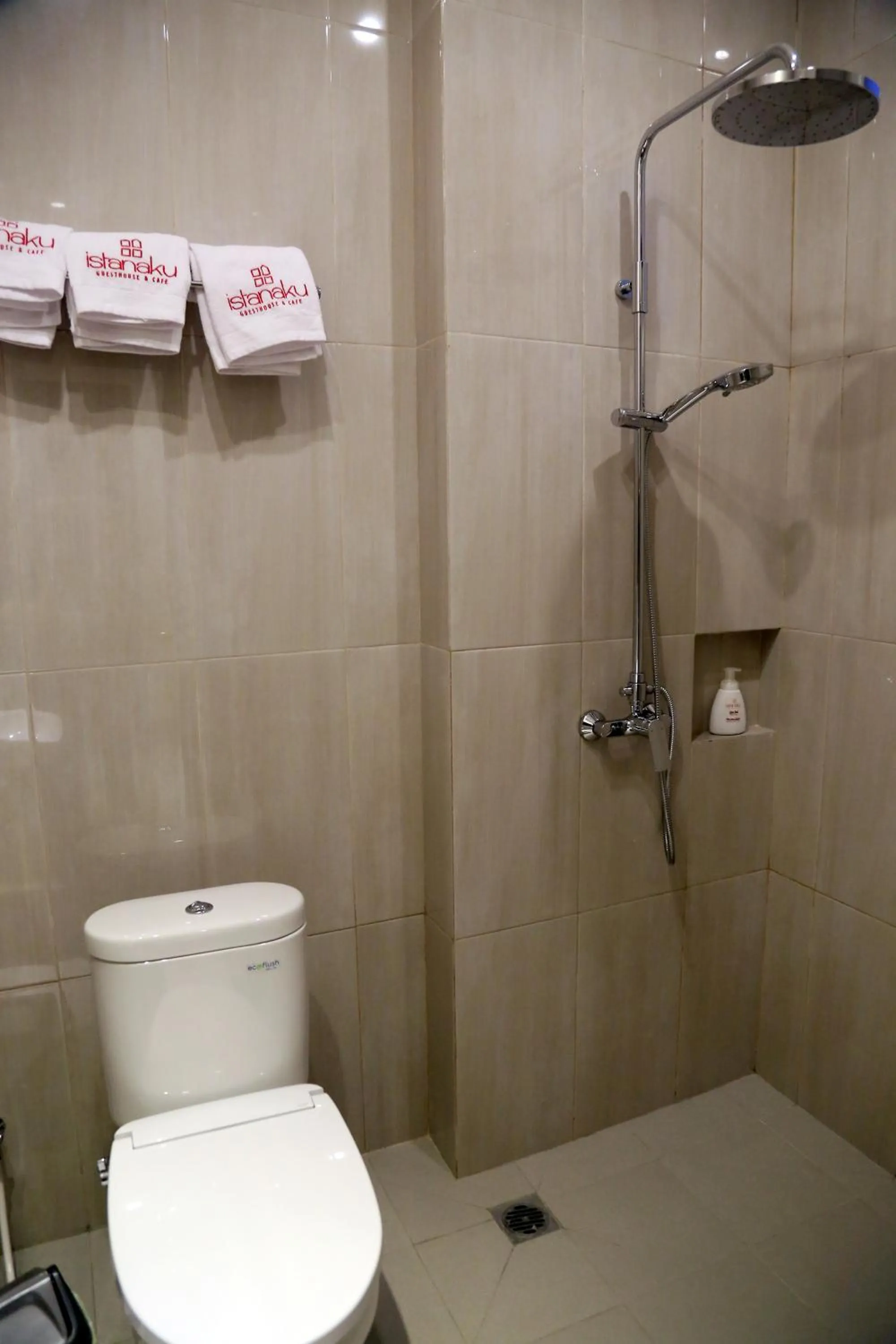 Bathroom in Istanaku Guesthouse 2