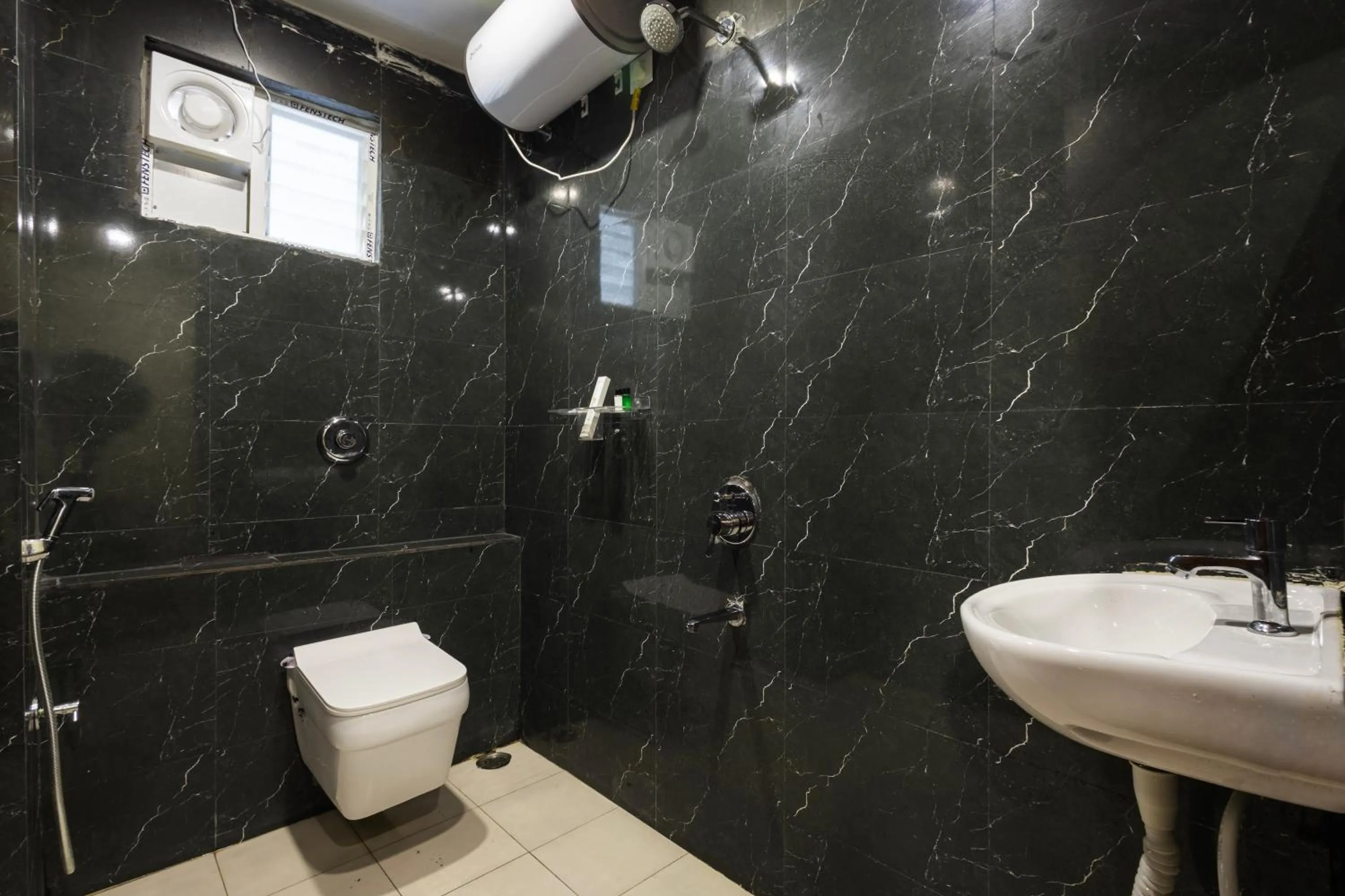 Bathroom in White Ridge Premium Hotel - Hitec City